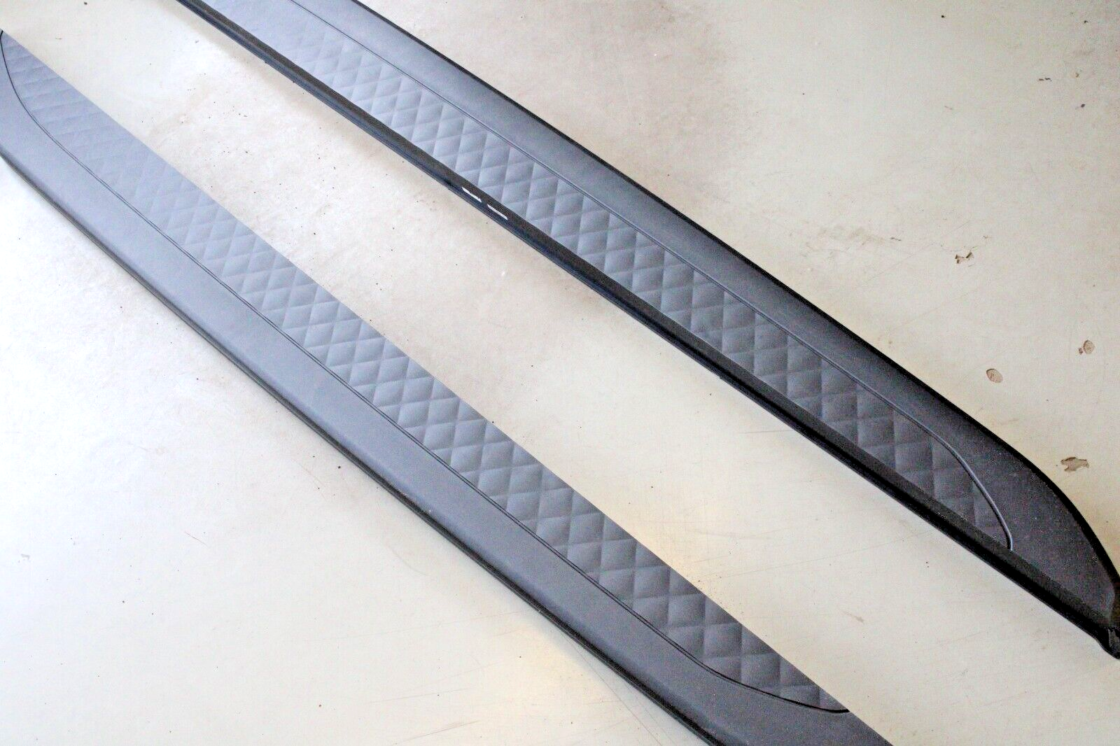Bentley Bentayga 2017-2020 OEM NEW Running Boards Side Step Set Black - Image 3