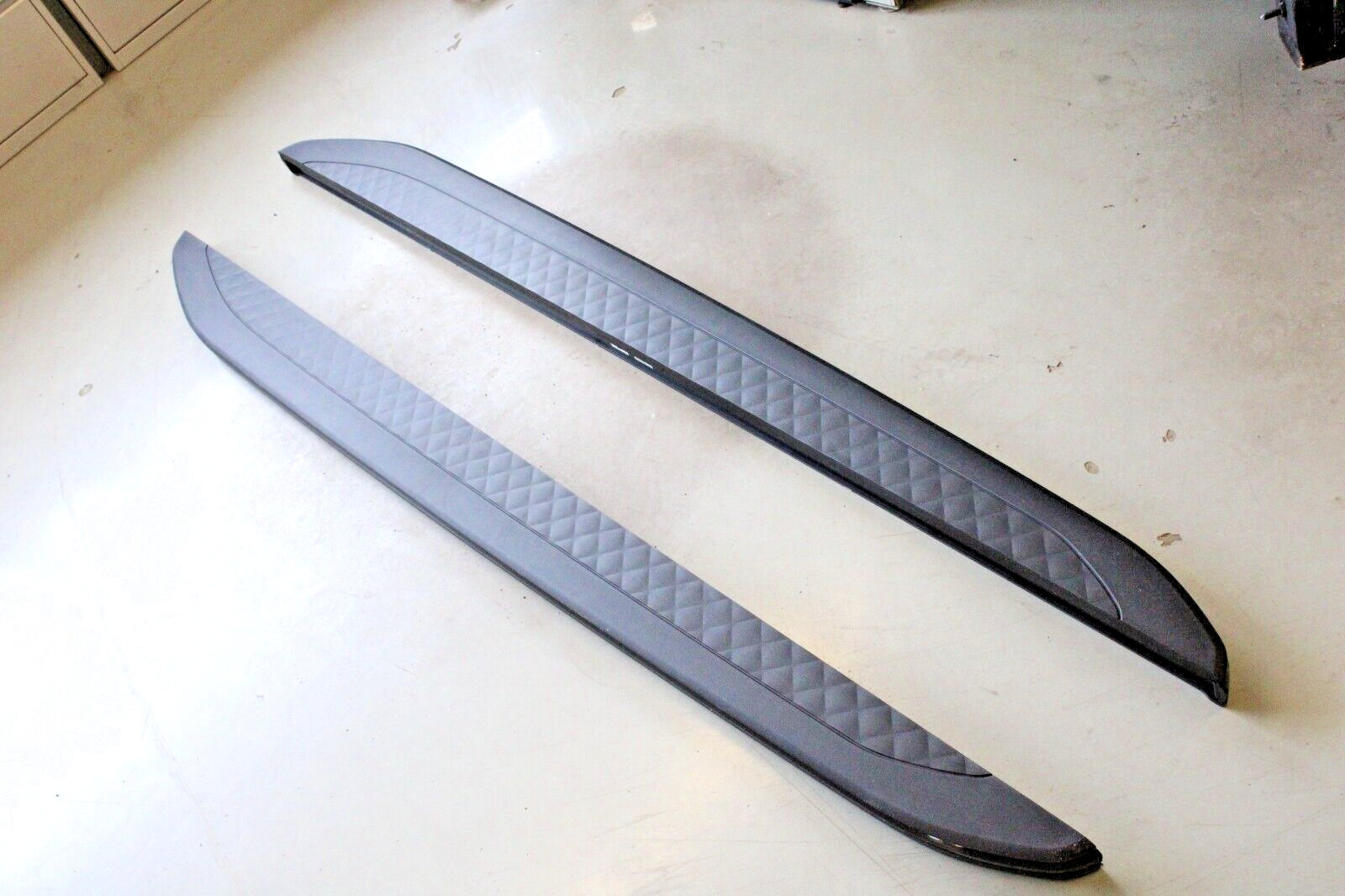 Bentley Bentayga 2017-2020 OEM NEW Running Boards Side Step Set Black - Image 8