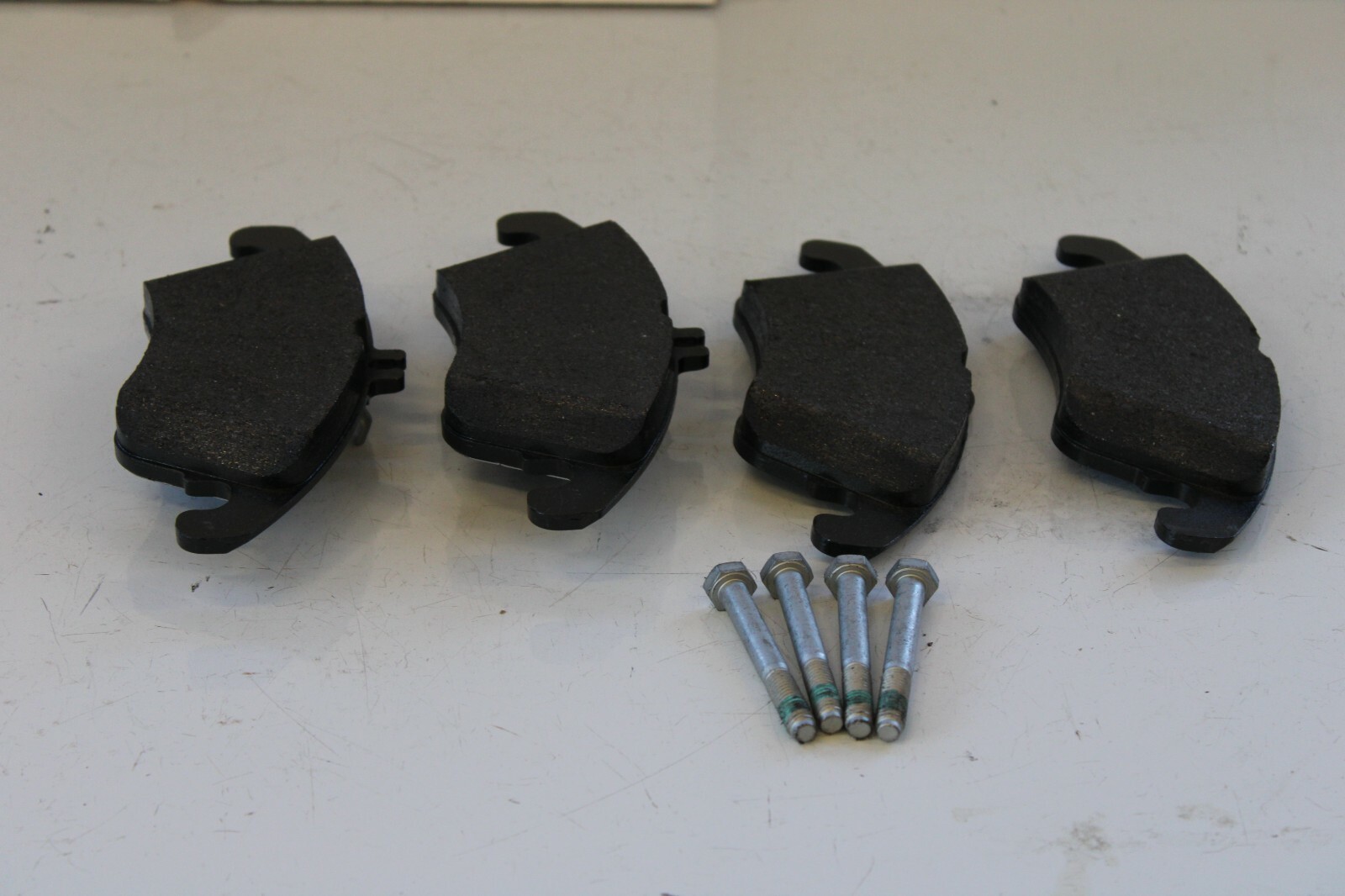 Mercedes-Benz SLK300 C300 2008-2020 OEM New Complete Front Set Disc Brake Pads - Image 3