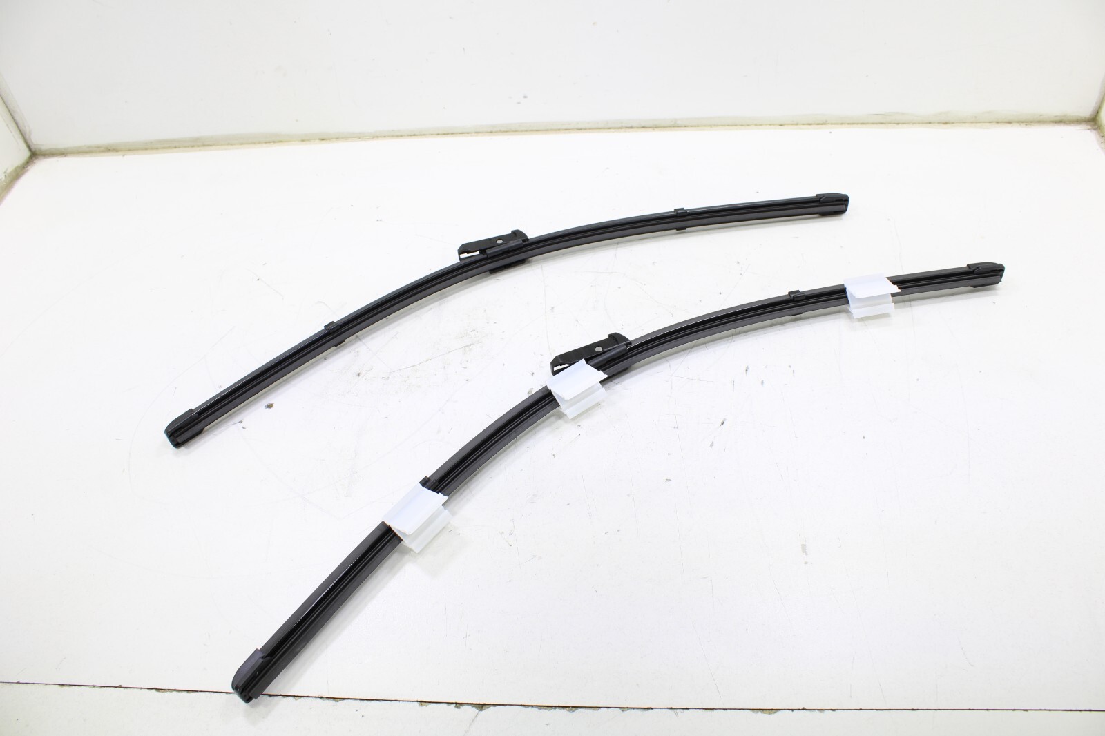 Porsche 911 2020-2023 OEM NEW Window Wiper Blade Set of 2 Front