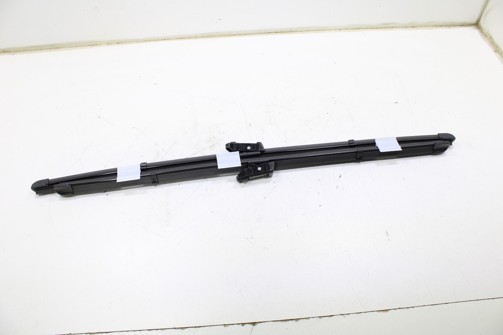 Porsche 911 2020-2023 OEM NEW Window Wiper Blade Set of 2 Front – Image 3