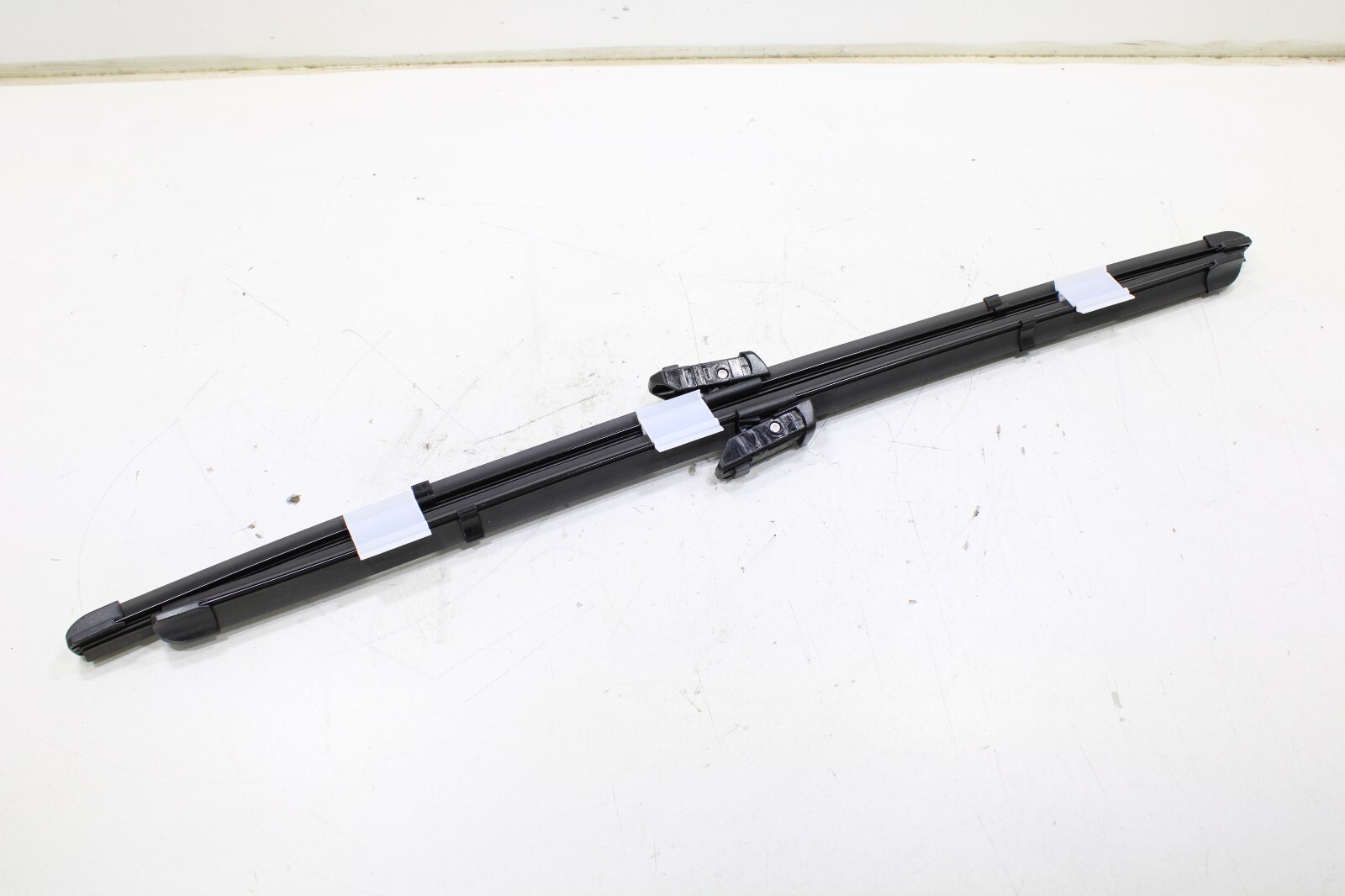 Porsche 911 2020-2023 OEM NEW Window Wiper Blade Set of 2 Front – Image 4