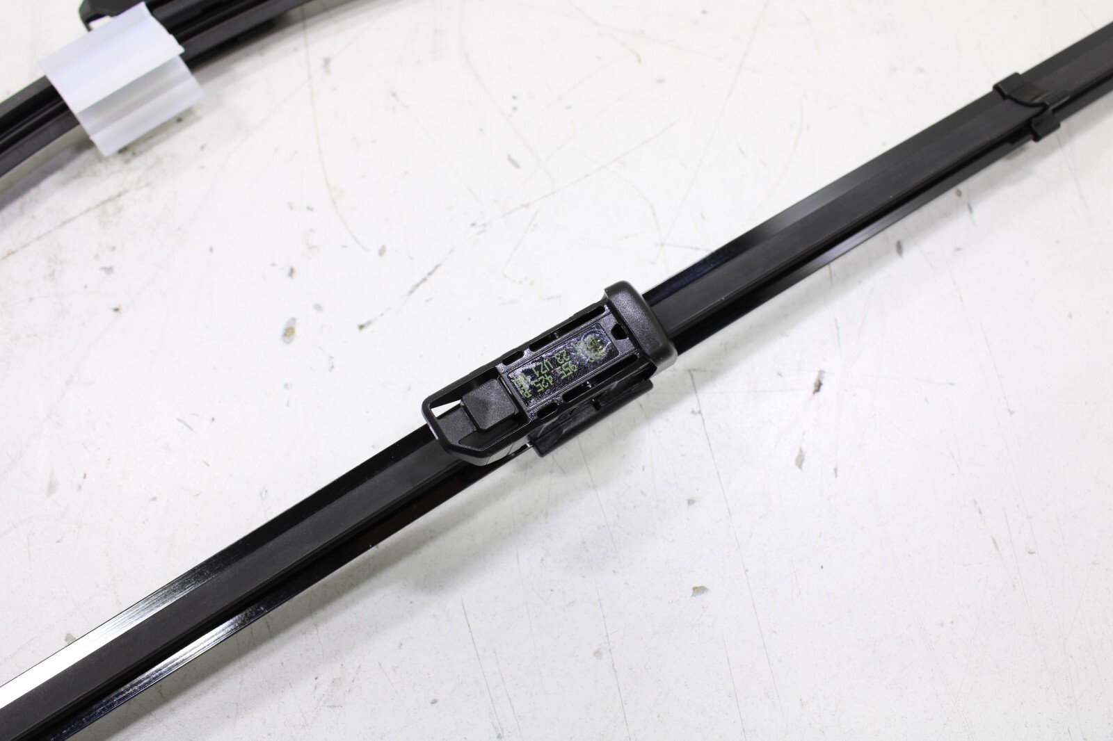 Porsche 911 2020-2023 OEM NEW Window Wiper Blade Set of 2 Front – Image 9