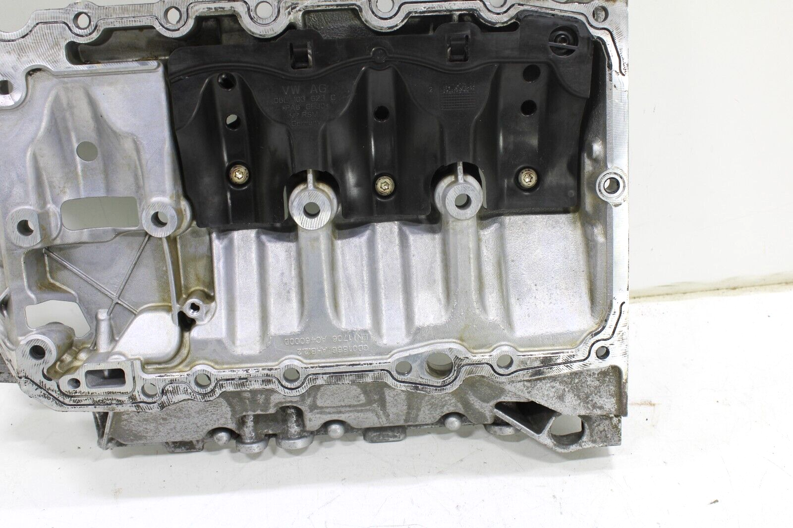 Audi A4 A5 A6 A7 Q5 Q7 2.0L 2017-2023 OEM Engine Oil Pan Upper – Image 5