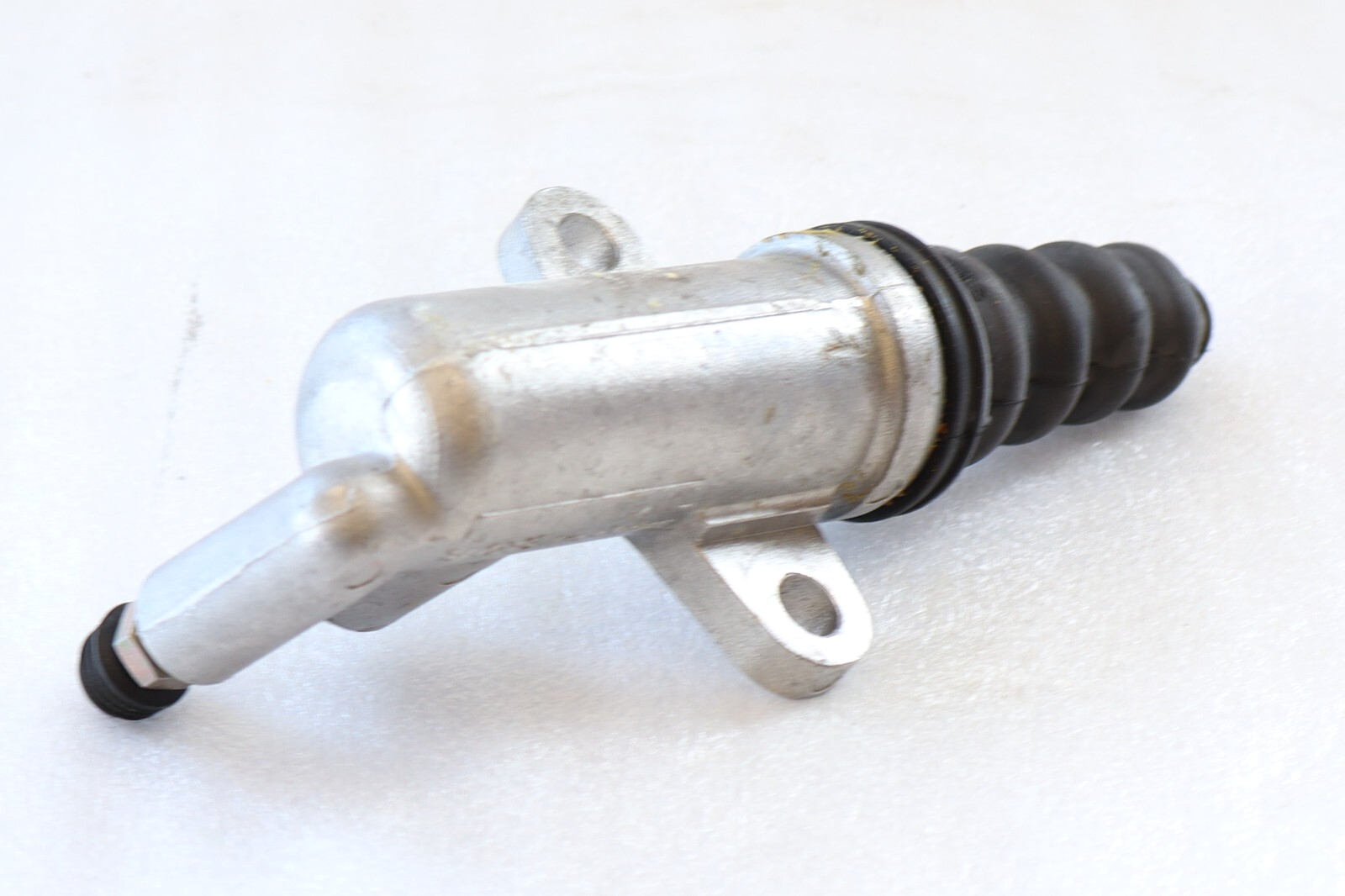 Porsche 911 996 997 1999-2008 OEM Clutch Slave Cylinder - Image 3