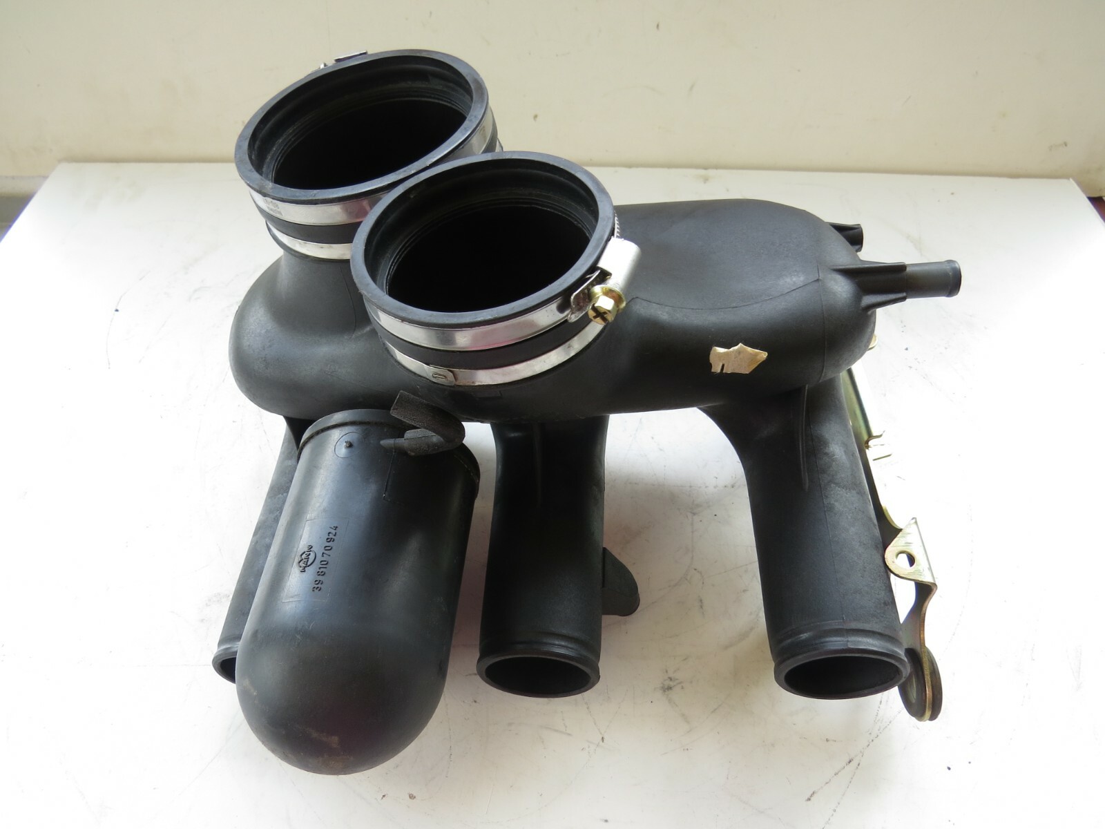 Porsche 911 1991-1994 OEM Intake Manifold Distributor 96411062703 – Image 3