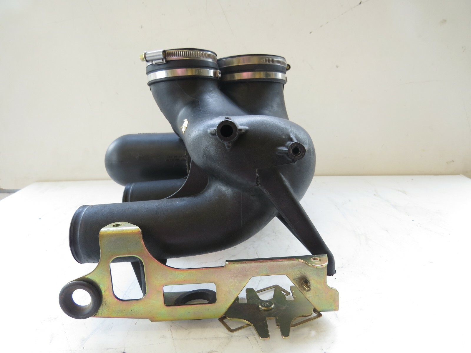 Porsche 911 1991-1994 OEM Intake Manifold Distributor 96411062703 – Image 4
