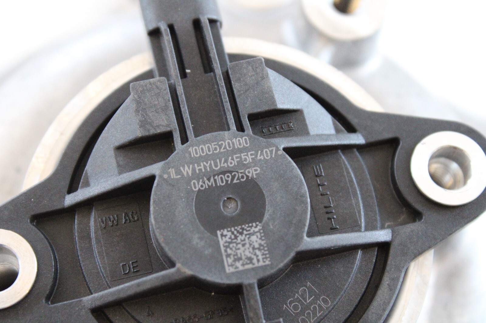 Audi 2018-2024 OEM Timing Cover W/VVT Solenoid Right Rear Upper (Passenger Side) – Image 9