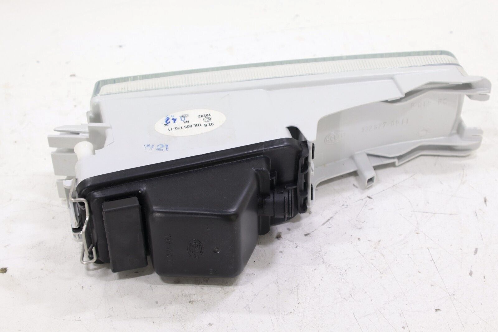 Audi 80 90 Quattro 1991-1995 NEW Hella Fog Light Fog Lamp Front Left - Image 7