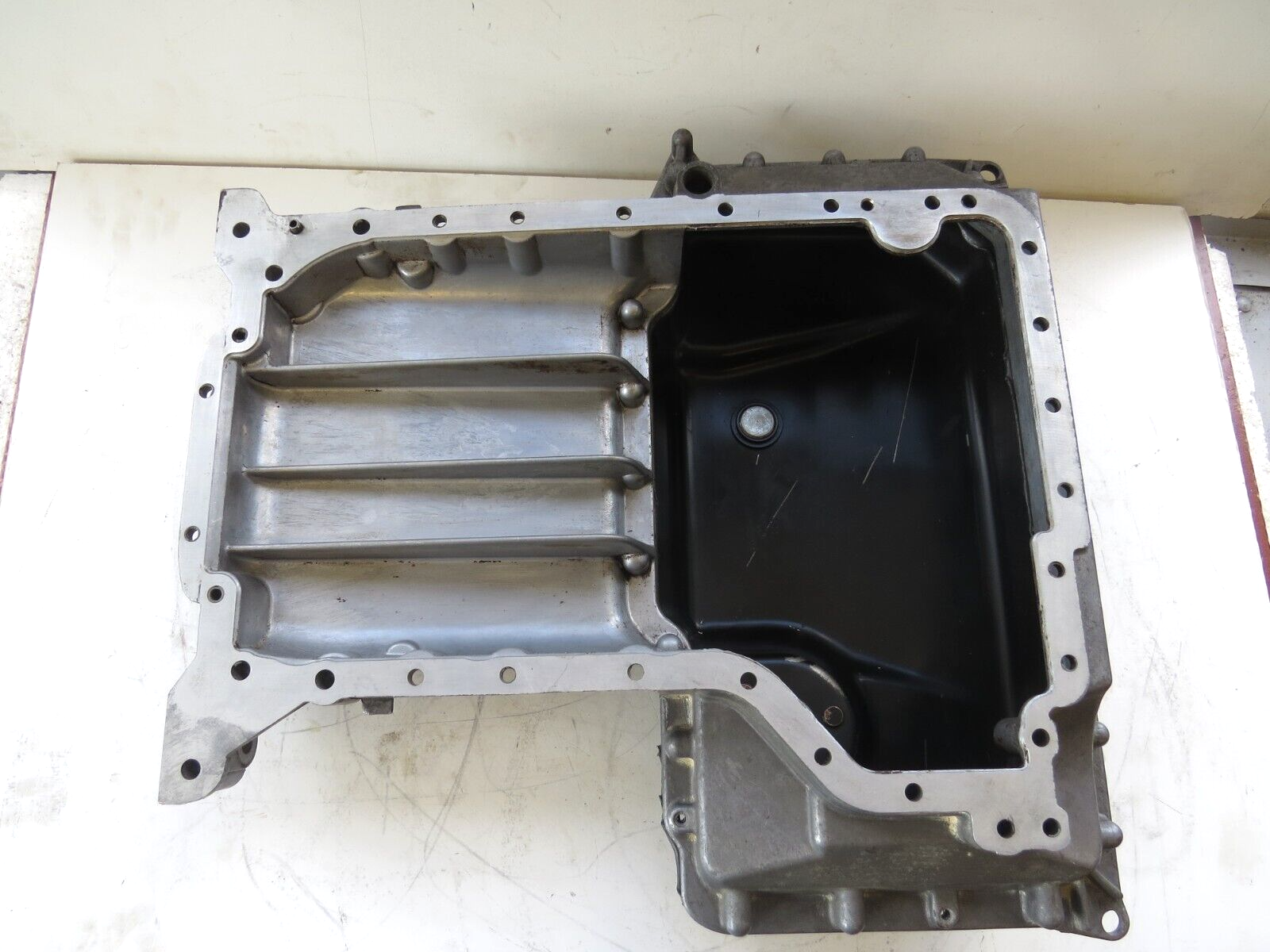 Audi Volkswagen 4.2L 2004-2006 OEM Engine Oil Pan Upper & Oil Pan Lower - Image 3
