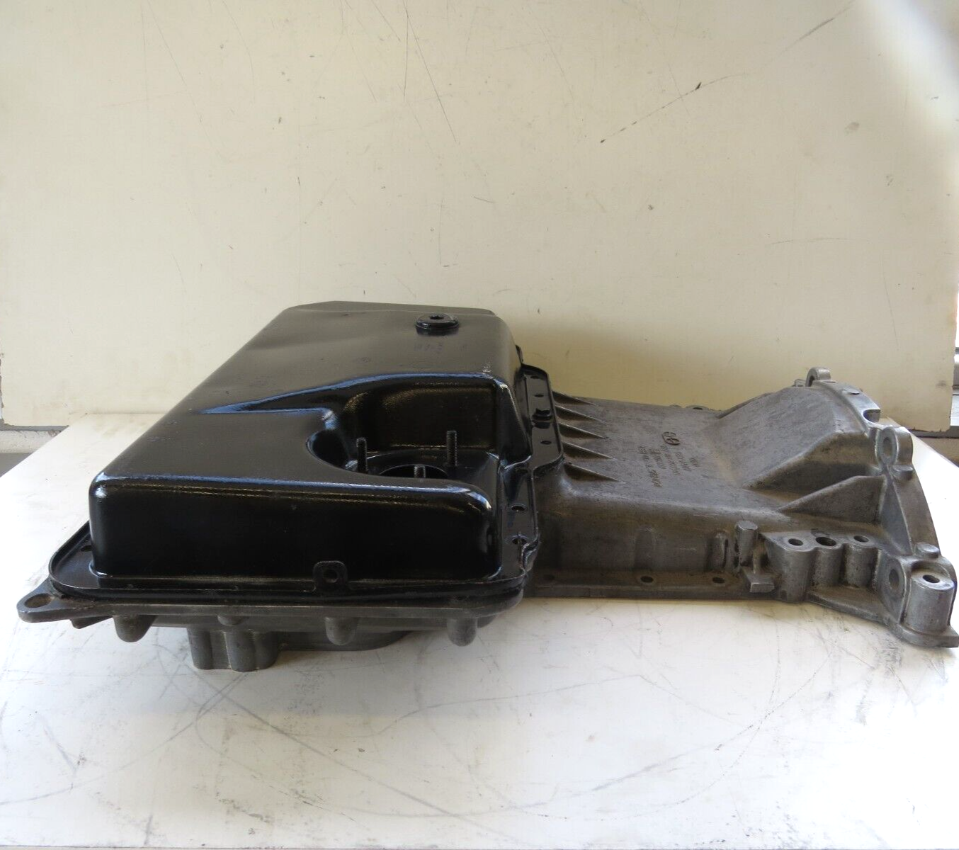 Audi Volkswagen 4.2L 2004-2006 OEM Engine Oil Pan Upper & Oil Pan Lower - Image 6