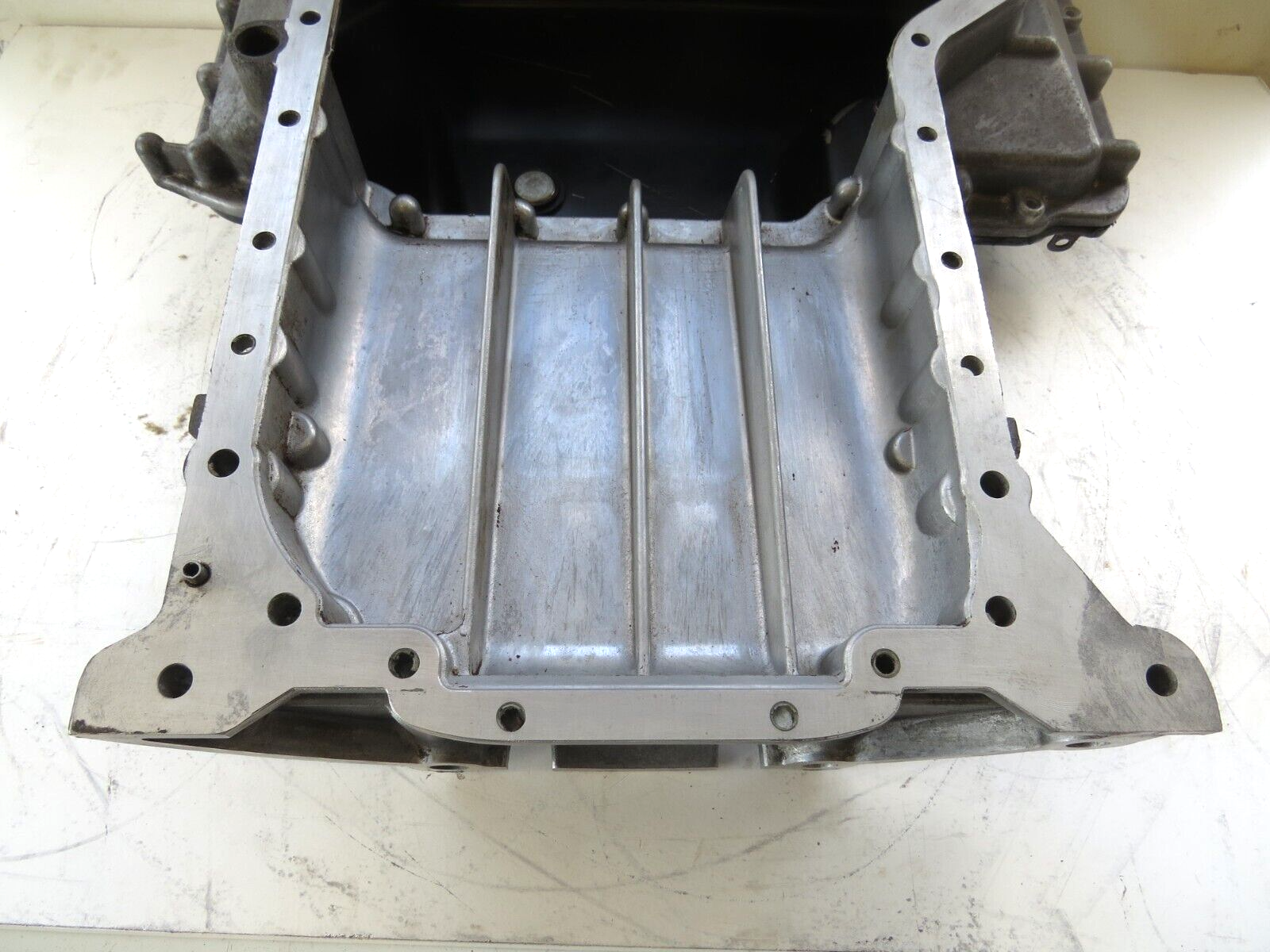 Audi Volkswagen 4.2L 2004-2006 OEM Engine Oil Pan Upper & Oil Pan Lower - Image 13