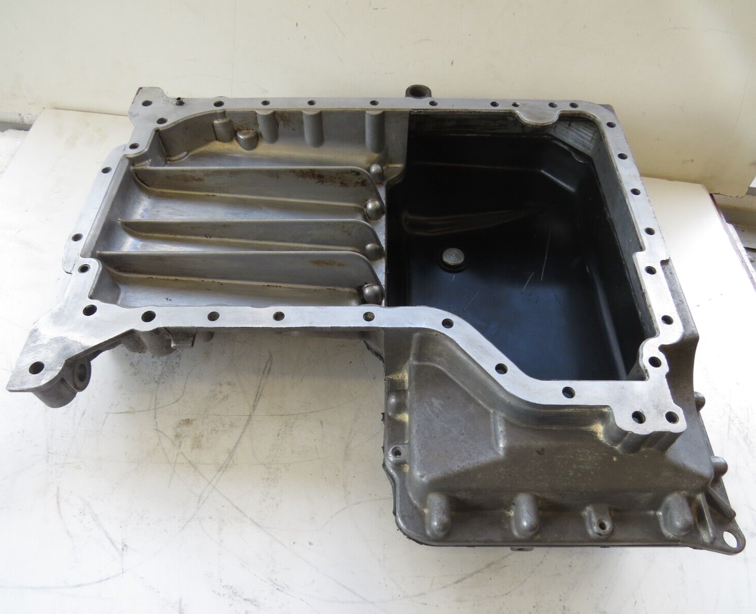 Audi Volkswagen 4.2L 2004-2006 OEM Engine Oil Pan Upper & Oil Pan Lower - Image 15