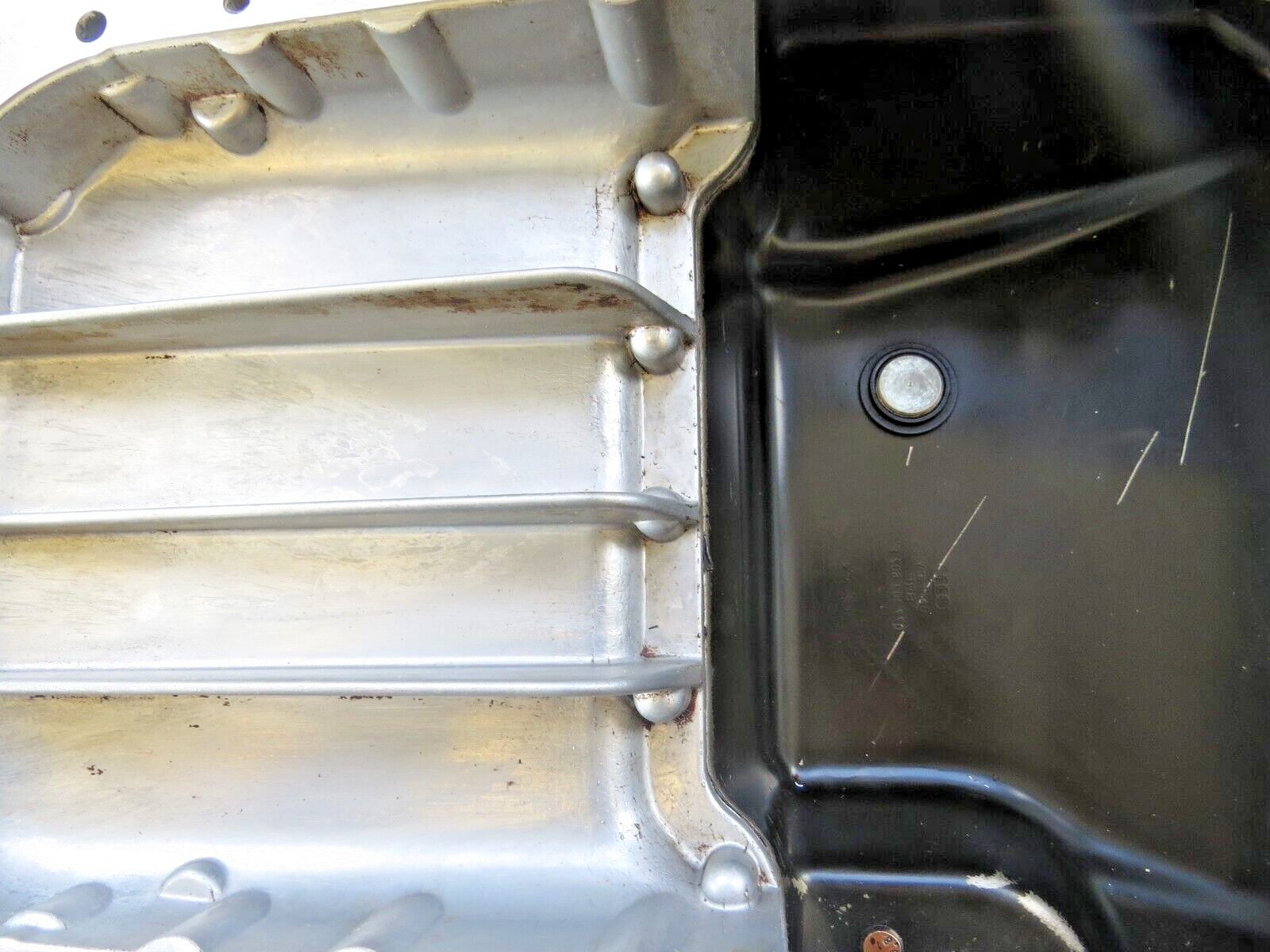 Audi Volkswagen 4.2L 2004-2006 OEM Engine Oil Pan Upper & Oil Pan Lower - Image 16
