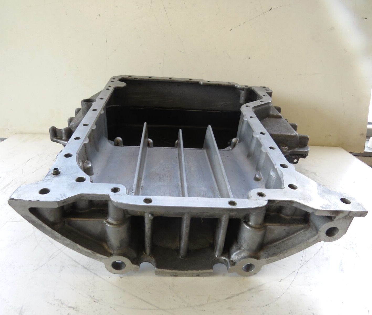 Audi Volkswagen 4.2L 2004-2006 OEM Engine Oil Pan Upper & Oil Pan Lower - Image 17