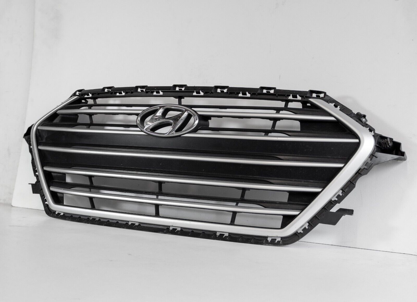 Hyundai Elantra Front Grille OEM 2016 2017 2018 Genuine Original 86350-F3000 - Image 3