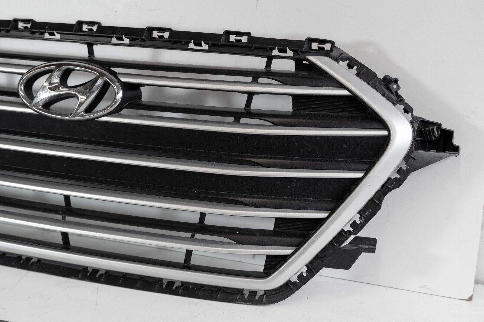 Hyundai Elantra Front Grille OEM 2016 2017 2018 Genuine Original 86350-F3000 - Image 4