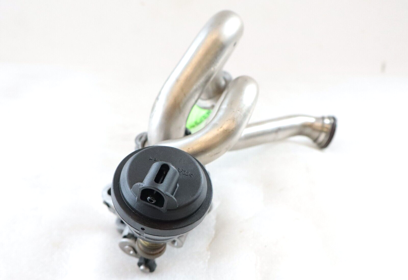 Mercedes E350 GL350 ML350 S63 AMG 2011-2016 OEM EGR Changeover Valve W/Pipes - Image 3