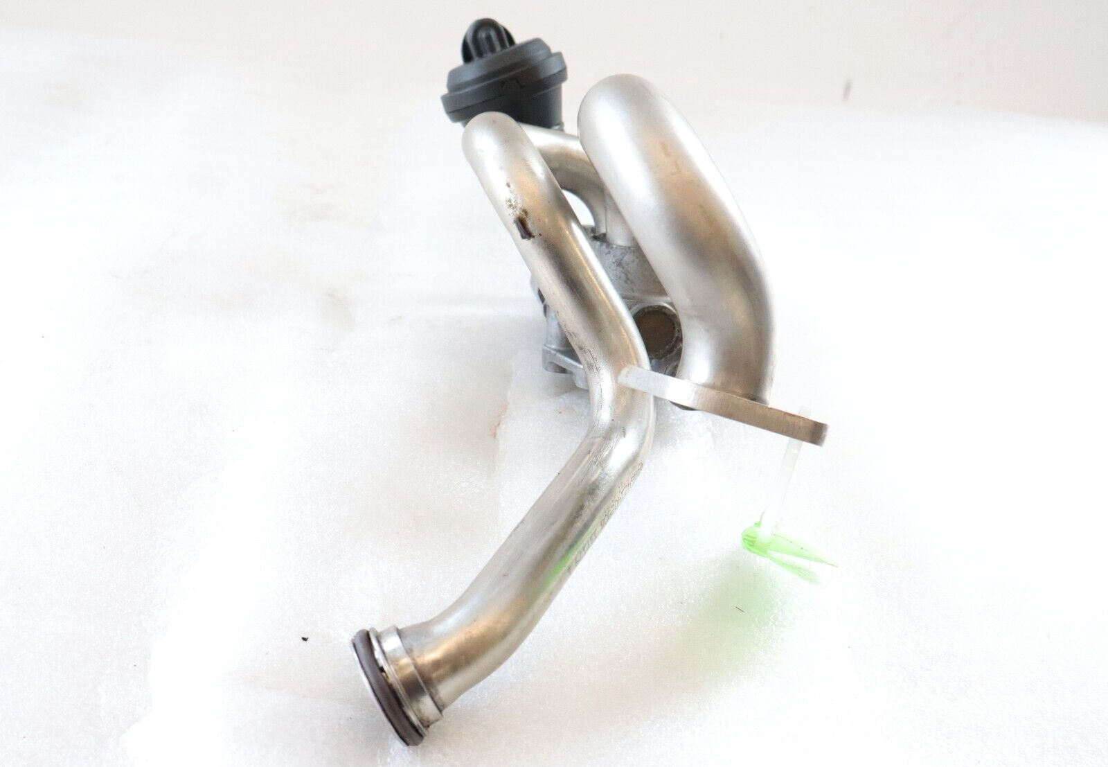 Mercedes E350 GL350 ML350 S63 AMG 2011-2016 OEM EGR Changeover Valve W/Pipes - Image 7
