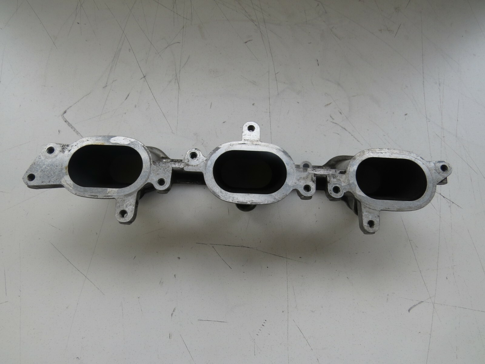 Porsche 911 996 1999-2004 OEM Lower Intake Manifold Inlet Ports - Image 3