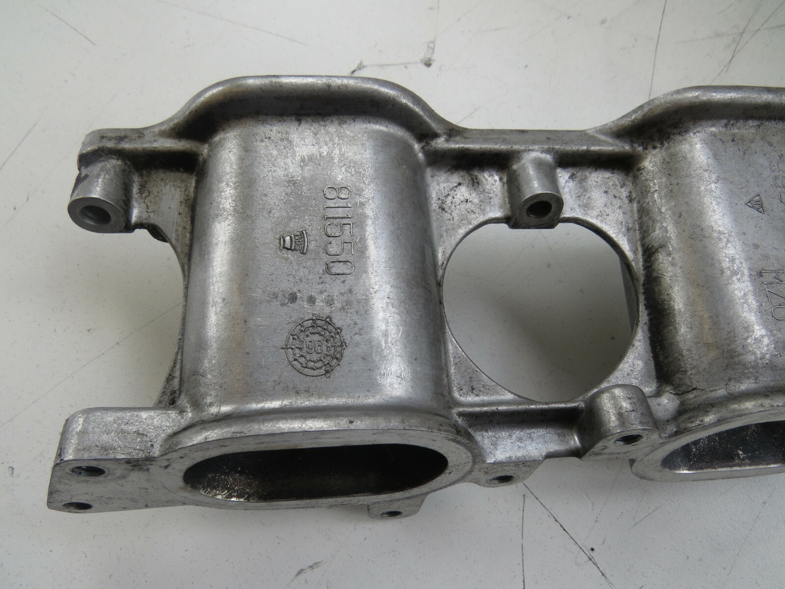 Porsche 911 996 1999-2004 OEM Lower Intake Manifold Inlet Ports - Image 10