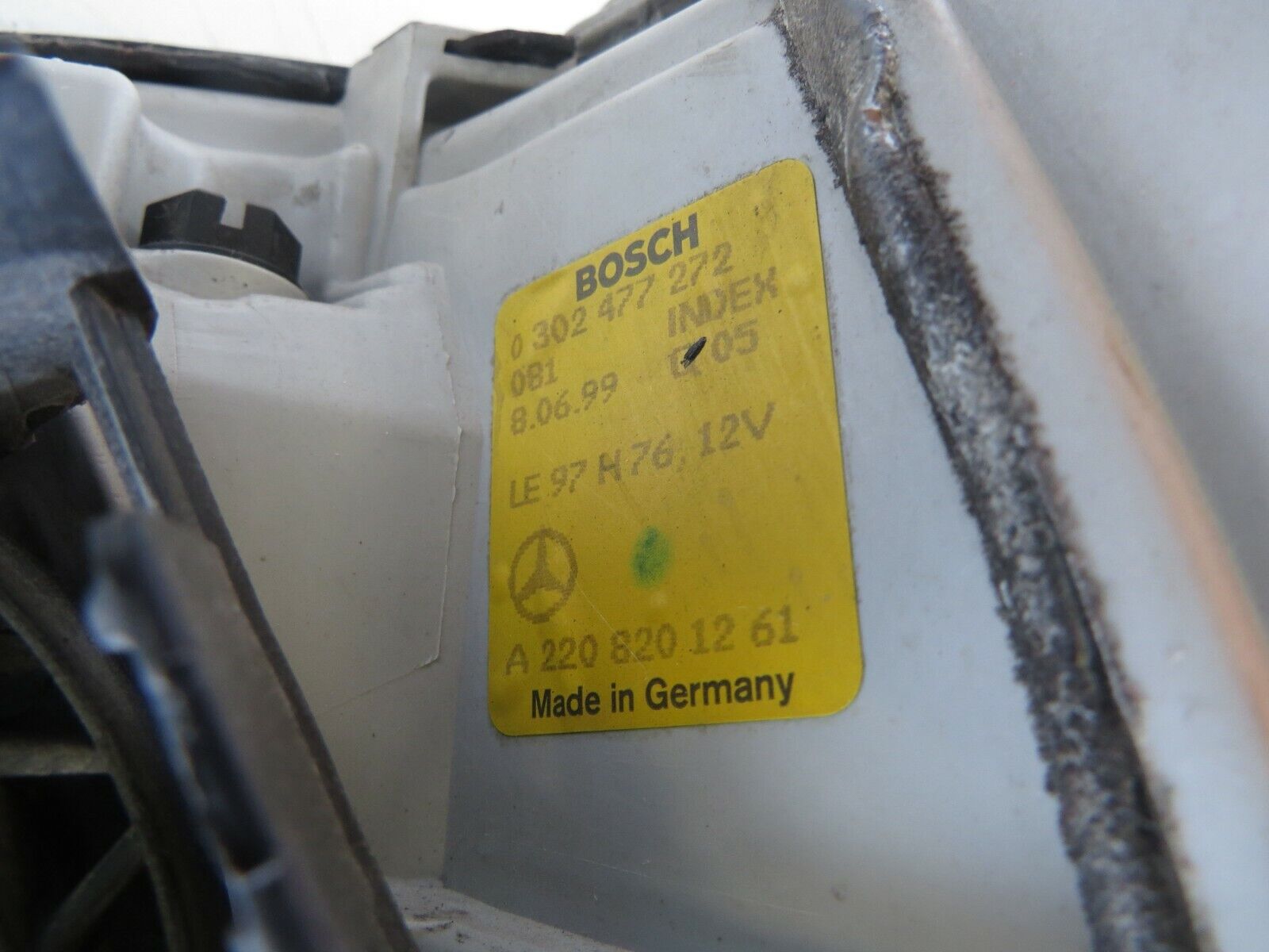 Mercedes S-Class 2000-2006 OEM Headlight Front Right (Passenger Side) - Image 9