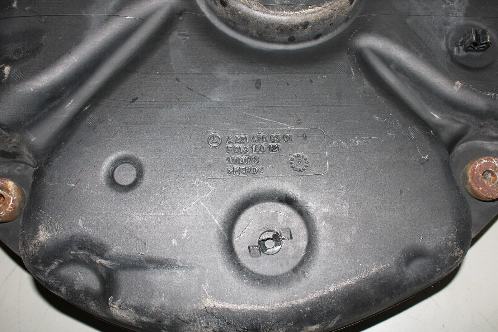 Mercedes S350 S63 2012 2013 OEM DEF Tank Reservoir w/o Preheater w/o Pump - Image 8