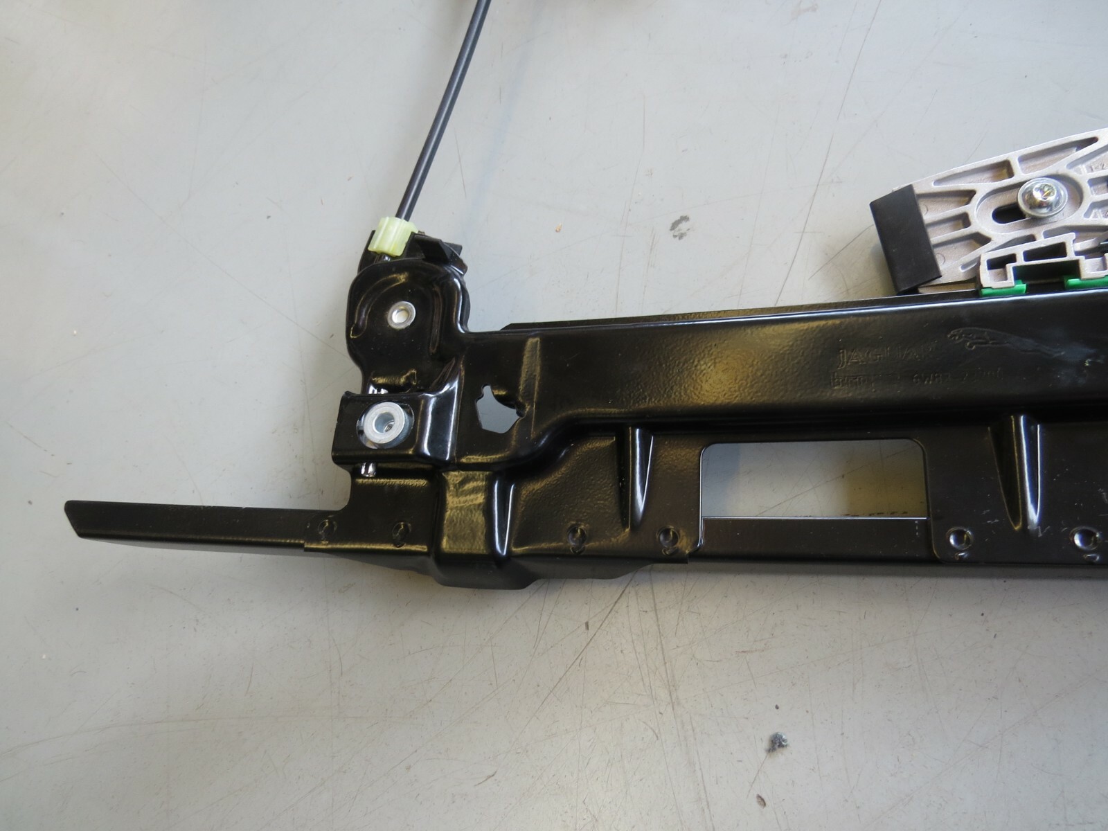 Jaguar XK XKR XKR-S 2007-2015 OEM Front Right Window Regulator Lifting Mechanism – Image 6
