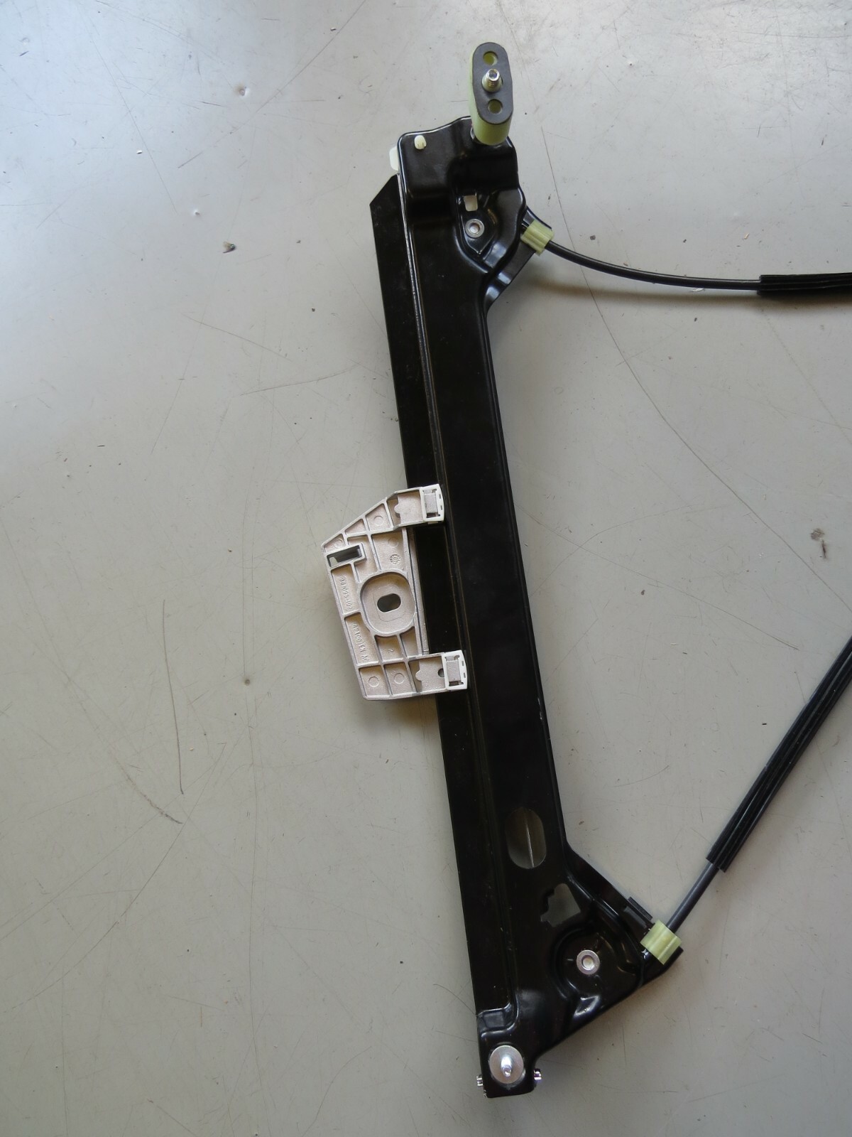 Jaguar XK XKR XKR-S 2007-2015 OEM Front Right Window Regulator Lifting Mechanism – Image 9