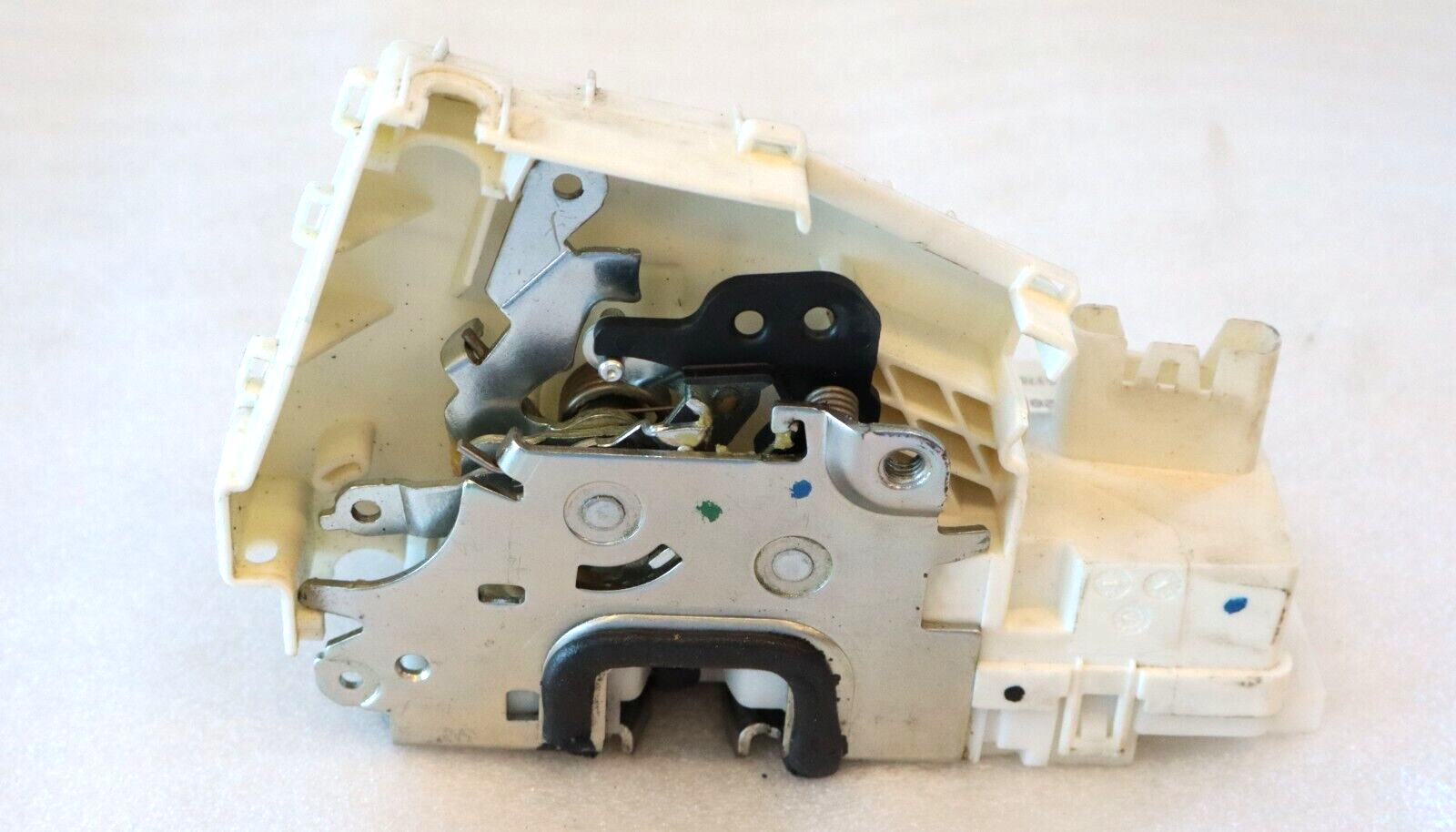 Mercedes 2006-2012 OEM Door Lock Actuator Right (Passenger Side) - Image 4