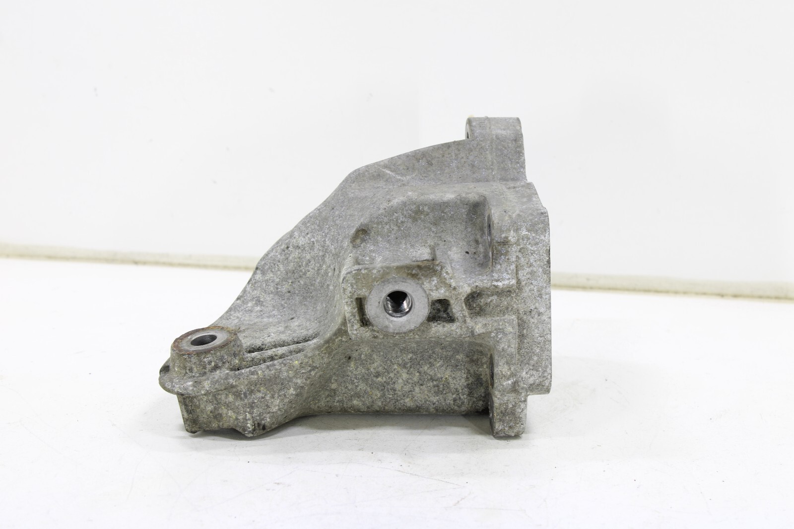 Mercedes-Benz S350 3.0L Diesel 2012 2013 OEM Front Right Mount Bracket - Image 5