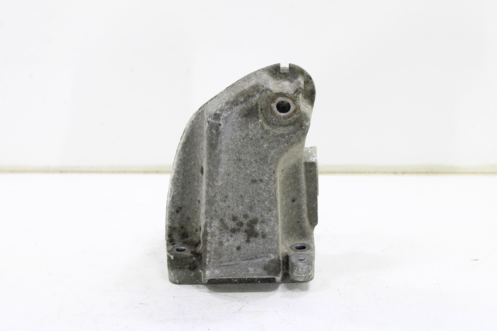 Mercedes-Benz S350 3.0L Diesel 2012 2013 OEM Front Right Mount Bracket - Image 6