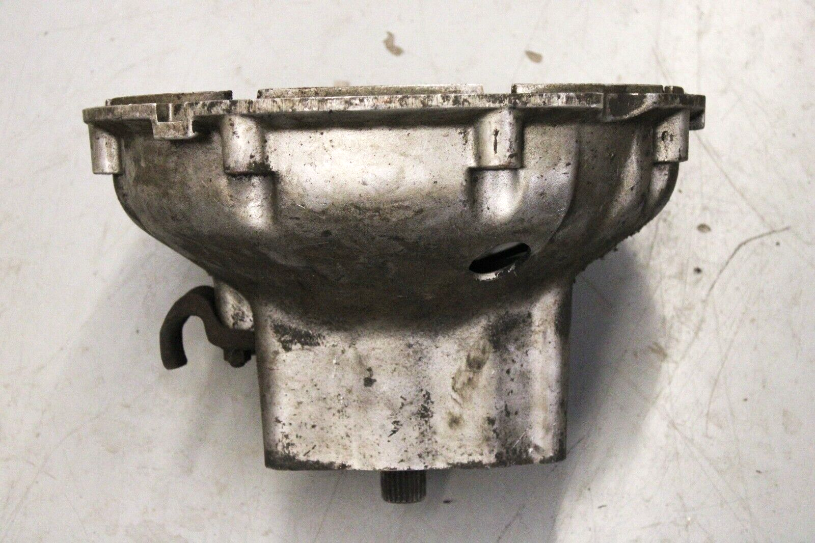 Porsche 924 928 1978-1986 OEM Automatic Transmission Bell Housing – Image 5