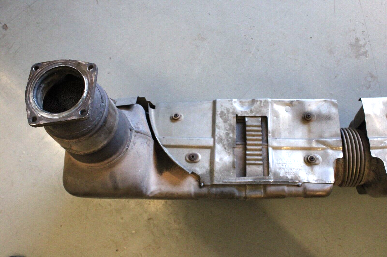 Porsche 911 Turbo 2001-2005 OEM Muffler Down Pipe Rear - Image 12