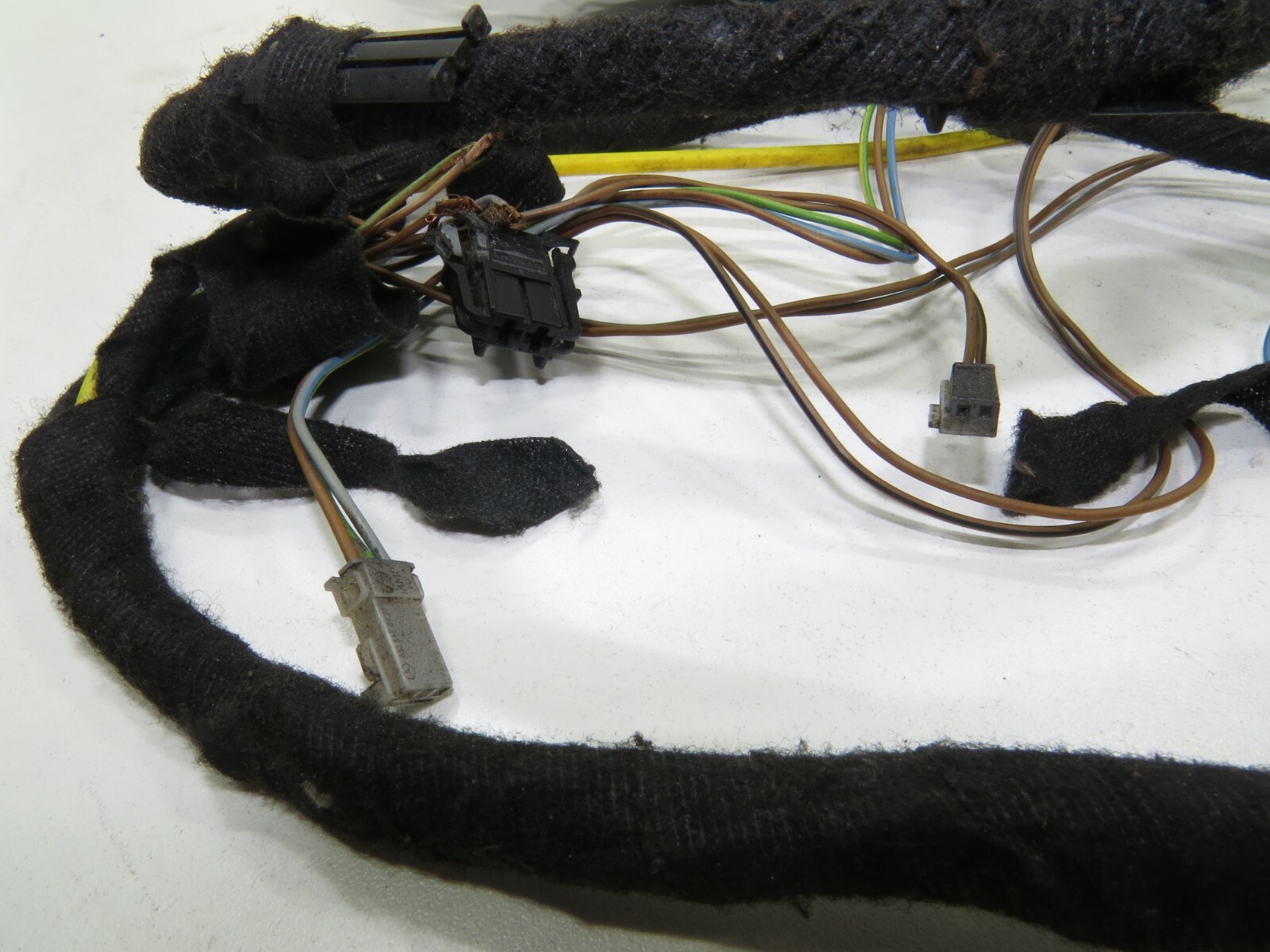 Mercedes S430 S500 S600 2000-2002 OEM Trunk Lid Wire Harness - Image 3