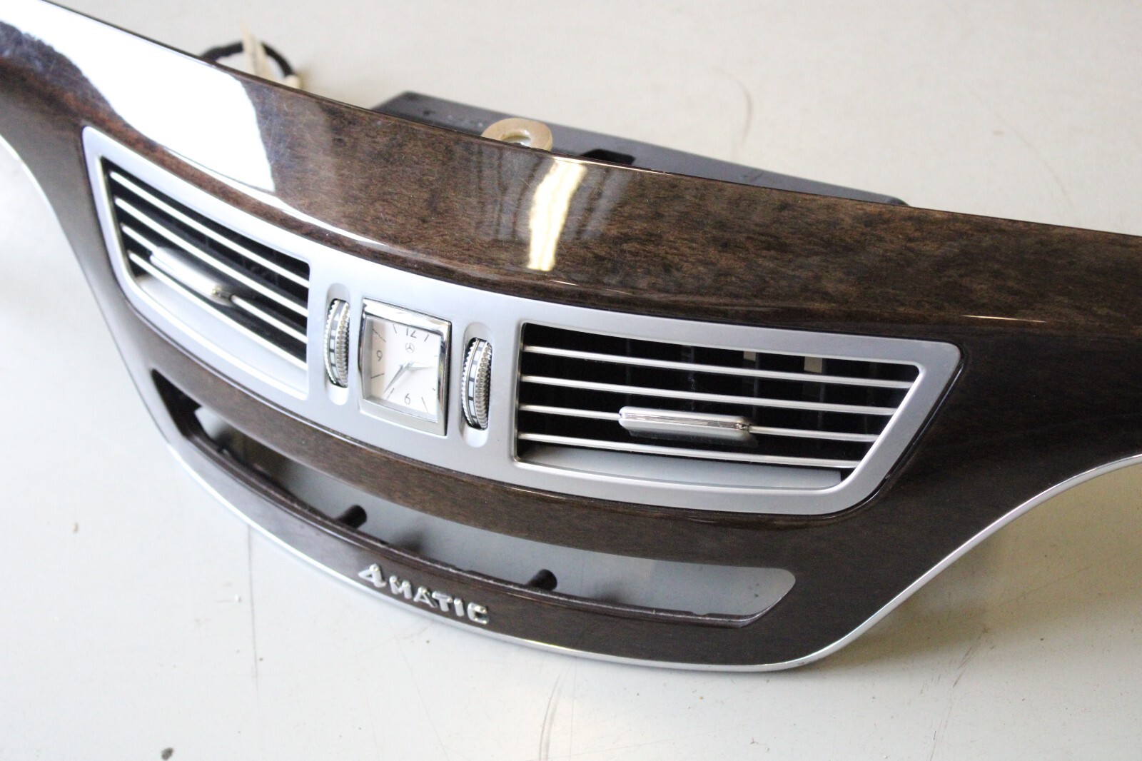 Mercedes S 350 S 550 2007-13 OEM Dashboard Wood Trim Cover Strip W/ Vents Clock – Image 4