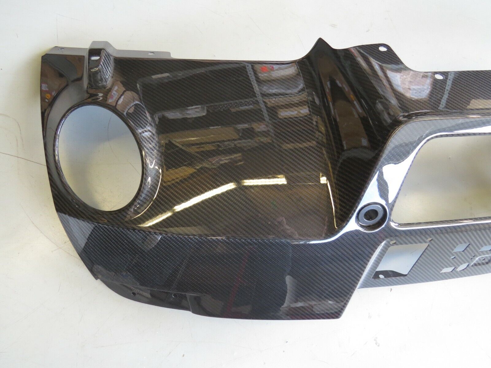 Aston Martin V8 V12 OEM Carbon Fiber Rear Bumper Diffuser Rear DD2317E955AA – Image 5