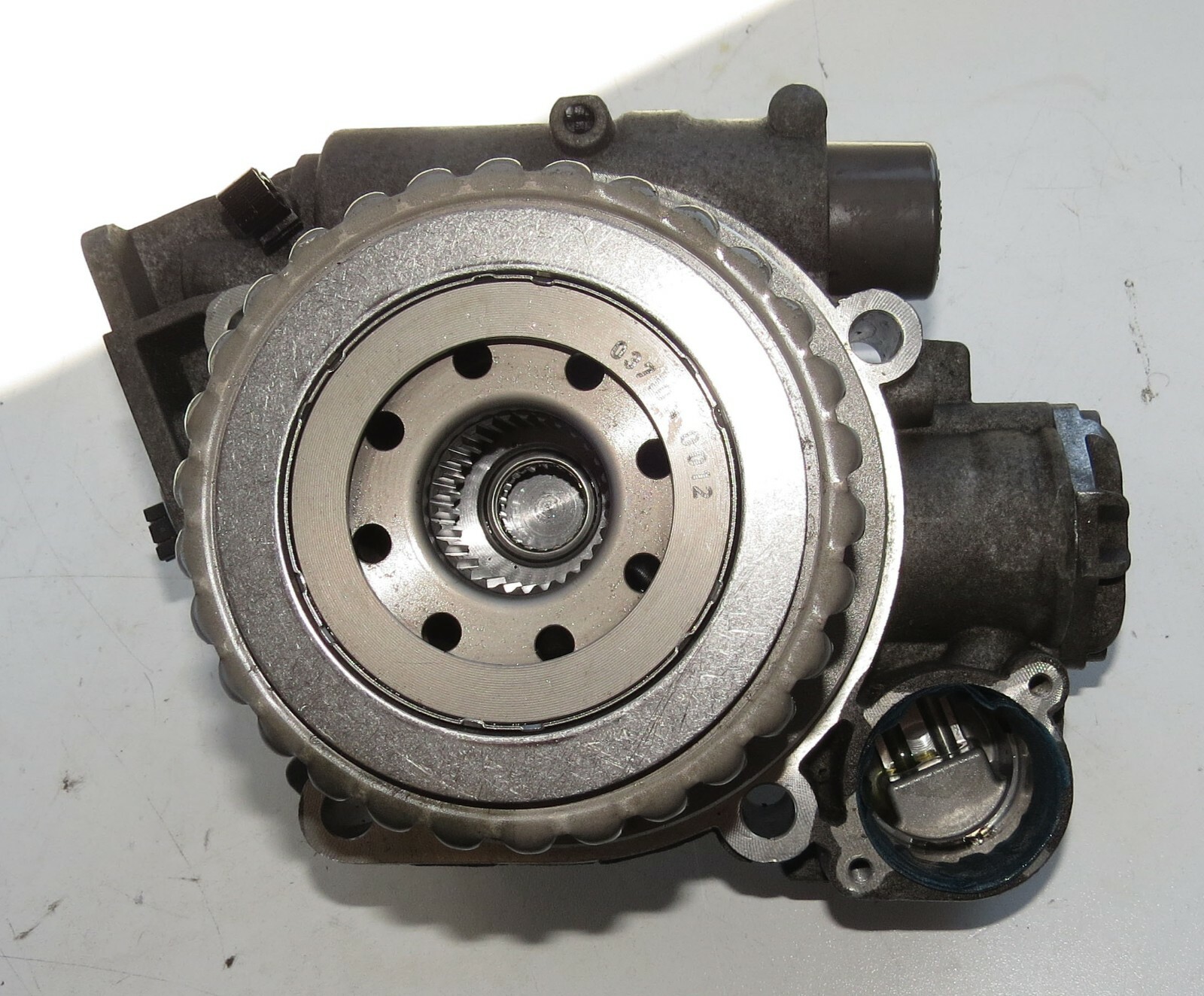 Volkswagen Golf 2011-2012 OEM AWD Differential Pump Motor Differential Coupling – Image 3