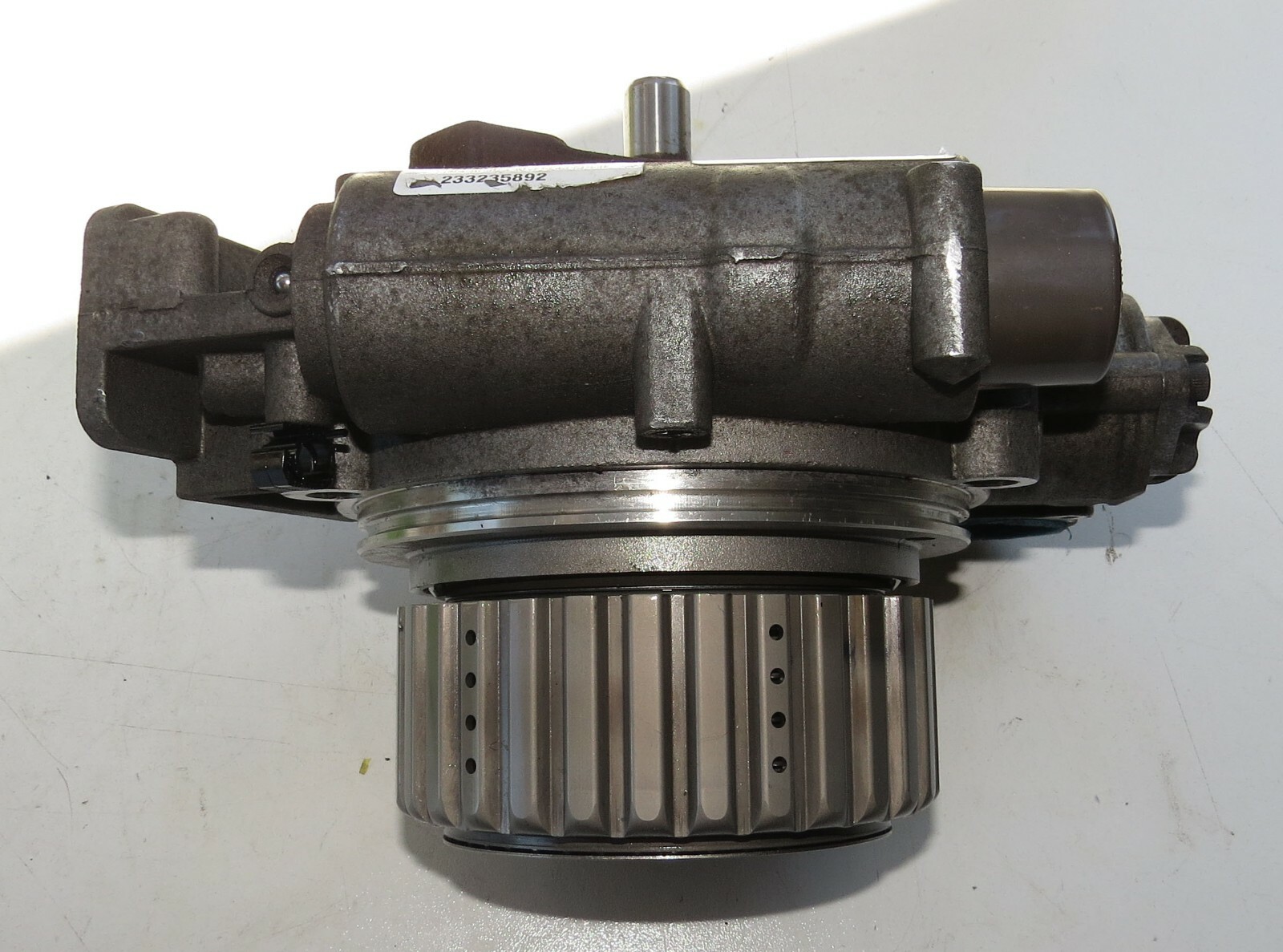 Volkswagen Golf 2011-2012 OEM AWD Differential Pump Motor Differential Coupling – Image 6