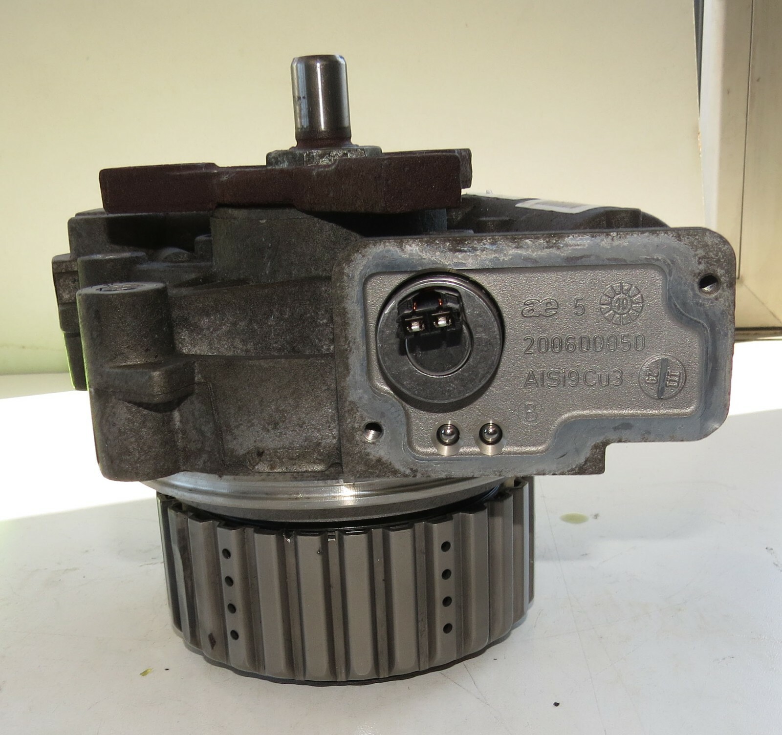 Volkswagen Golf 2011-2012 OEM AWD Differential Pump Motor Differential Coupling – Image 8
