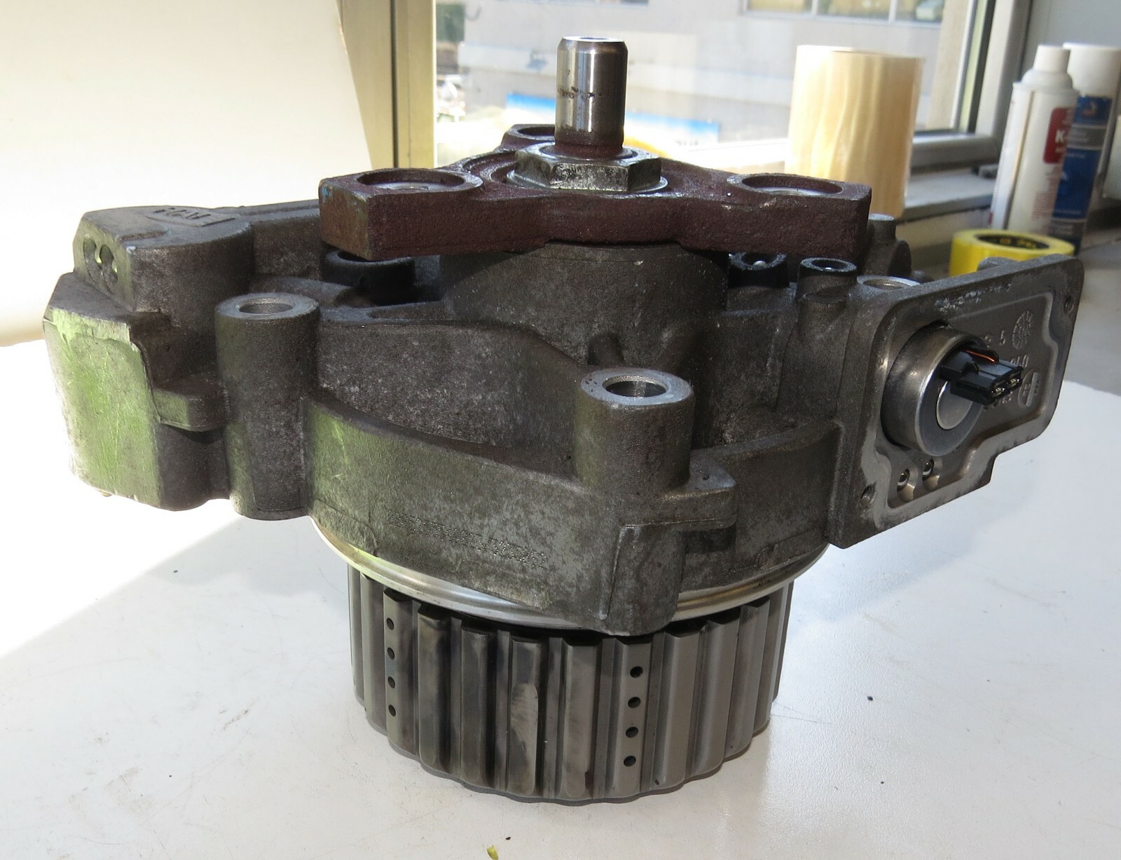 Volkswagen Golf 2011-2012 OEM AWD Differential Pump Motor Differential Coupling – Image 9