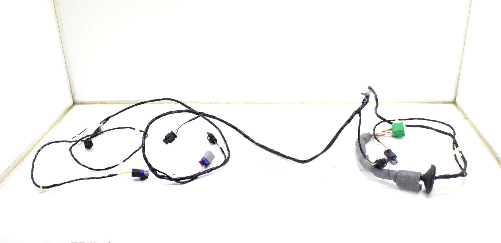 Jaguar XK X150 2007-2014 OEM NEW Rear Bumper Parking Sensor Wiring Harness - Image 2
