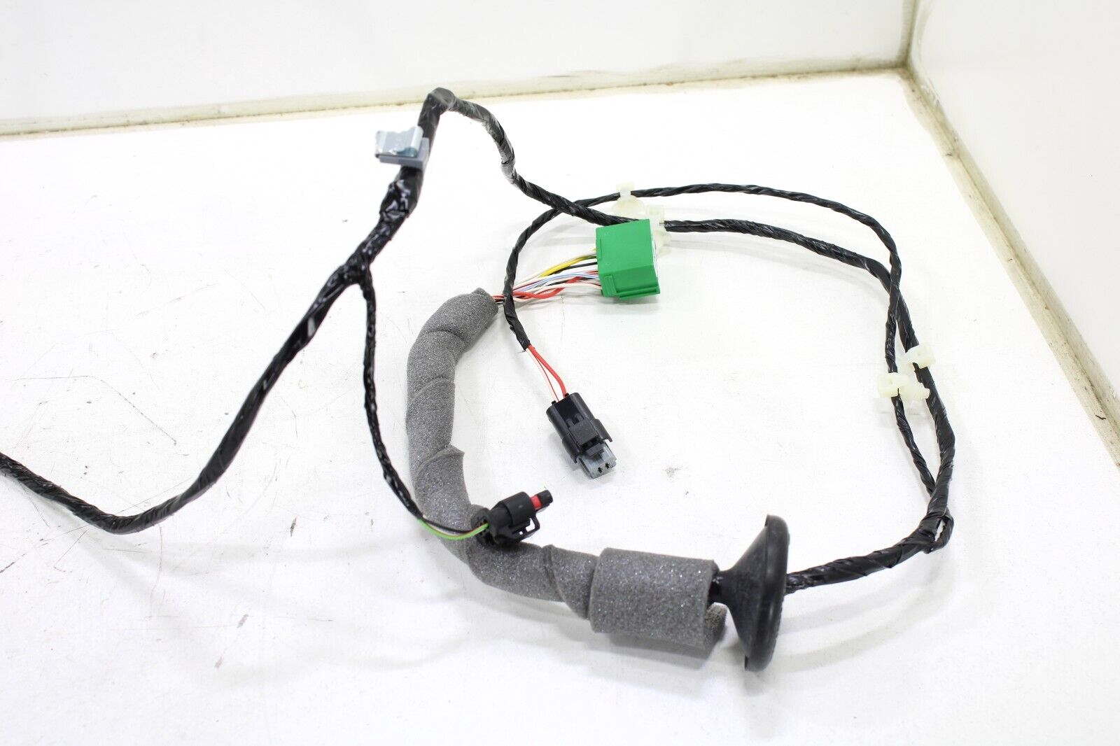Jaguar XK X150 2007-2014 OEM NEW Rear Bumper Parking Sensor Wiring Harness - Image 4