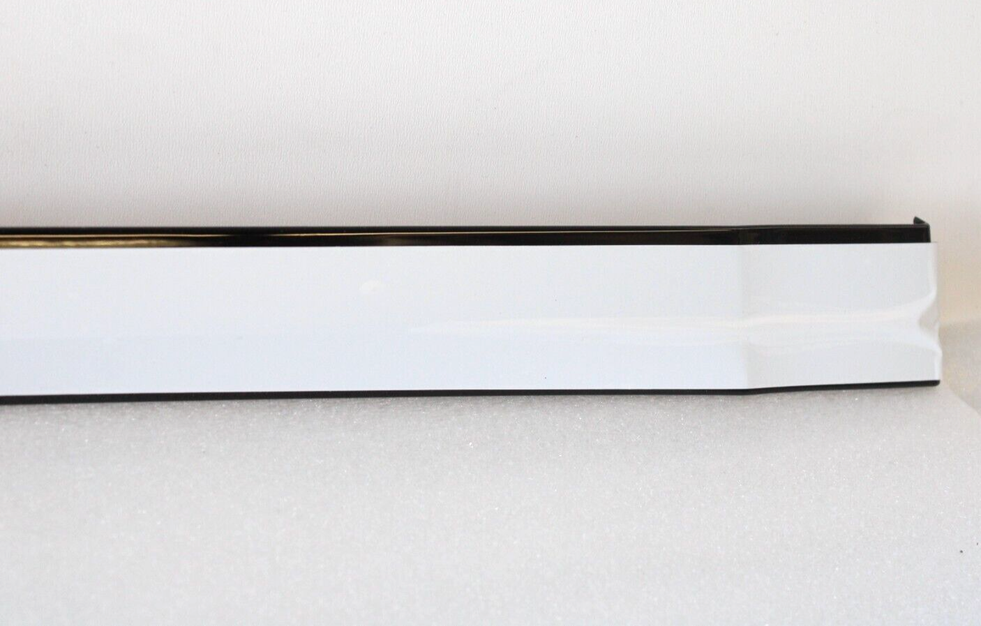 Bentley Continental GT Convertible 2019-2026 OEM NEW Fender Trim Strip – Image 9