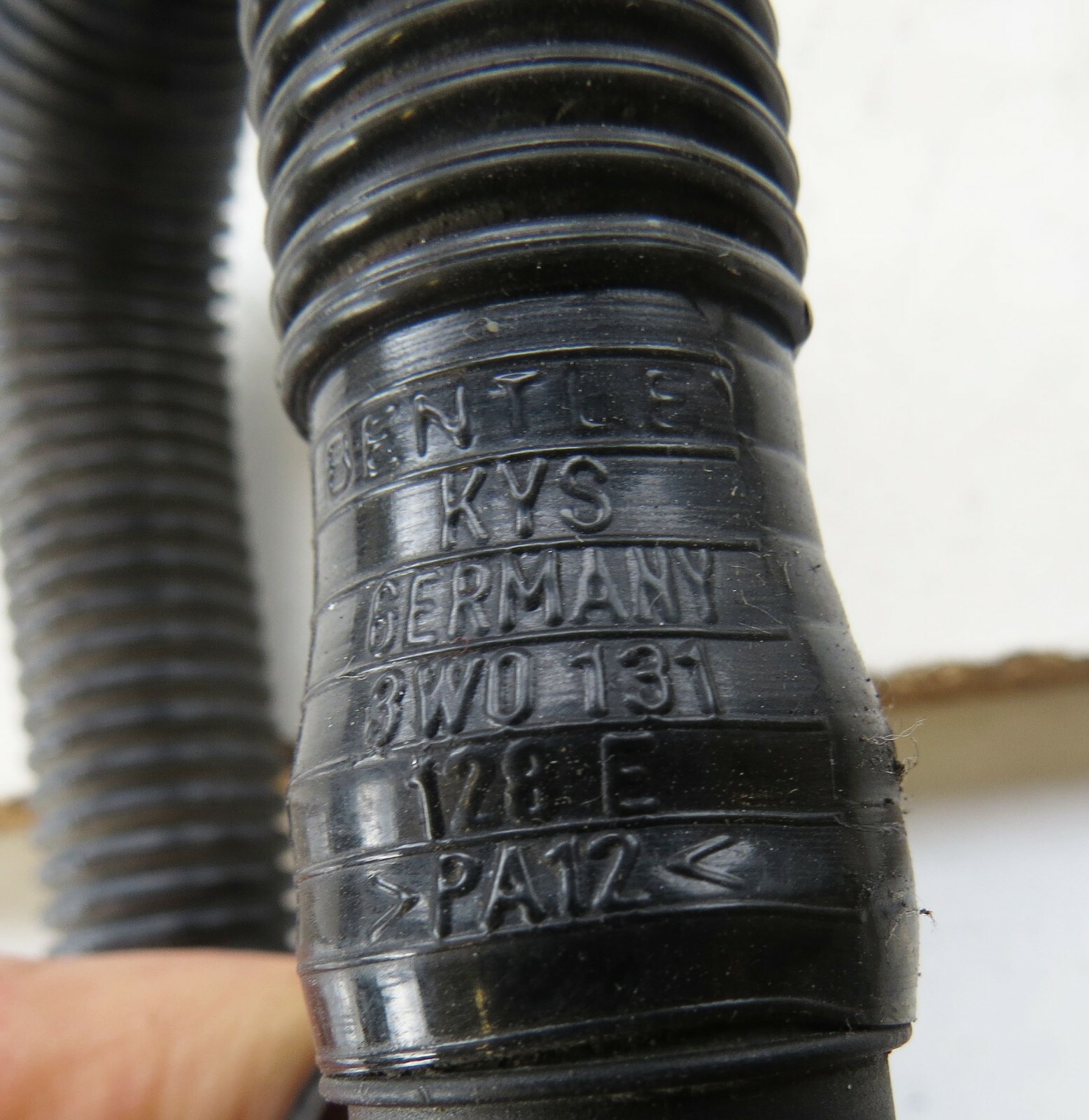 Bentley Flying Spur GT 2003-2012 OEM Secondary Air Pump Hose – Image 5