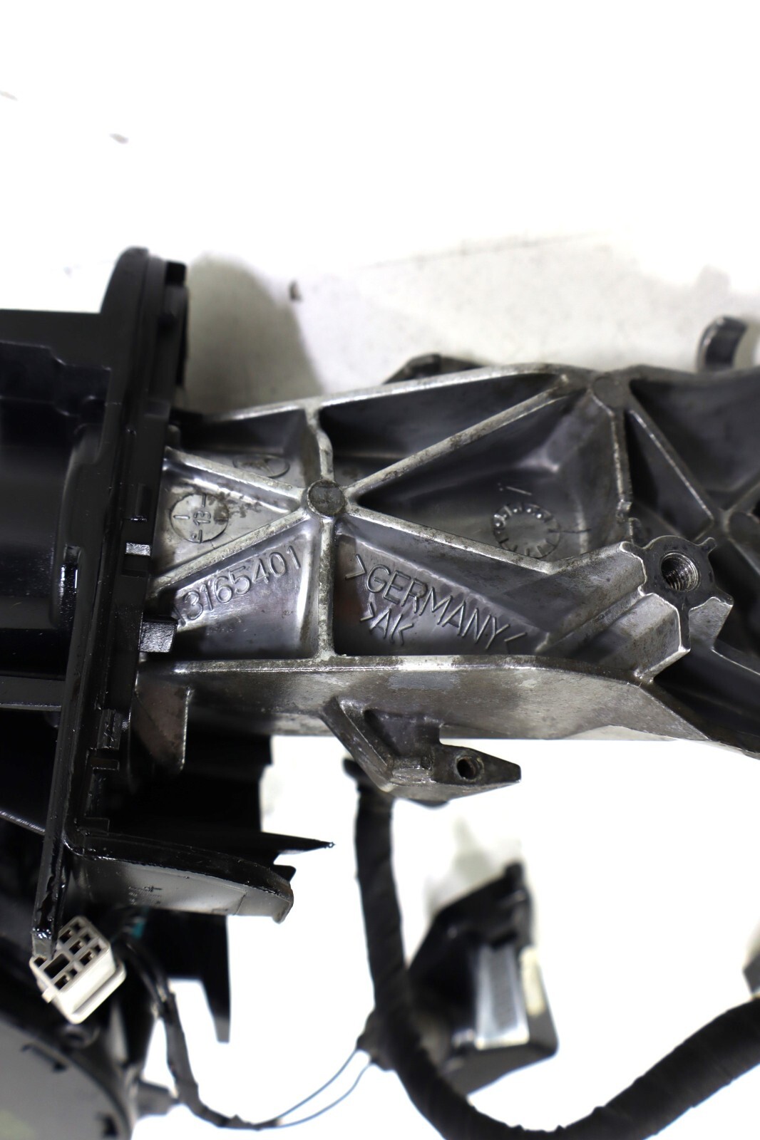 Mercedes CLS 2012-2018 OEM Mirror Frame Left (Driver Side) – Image 3