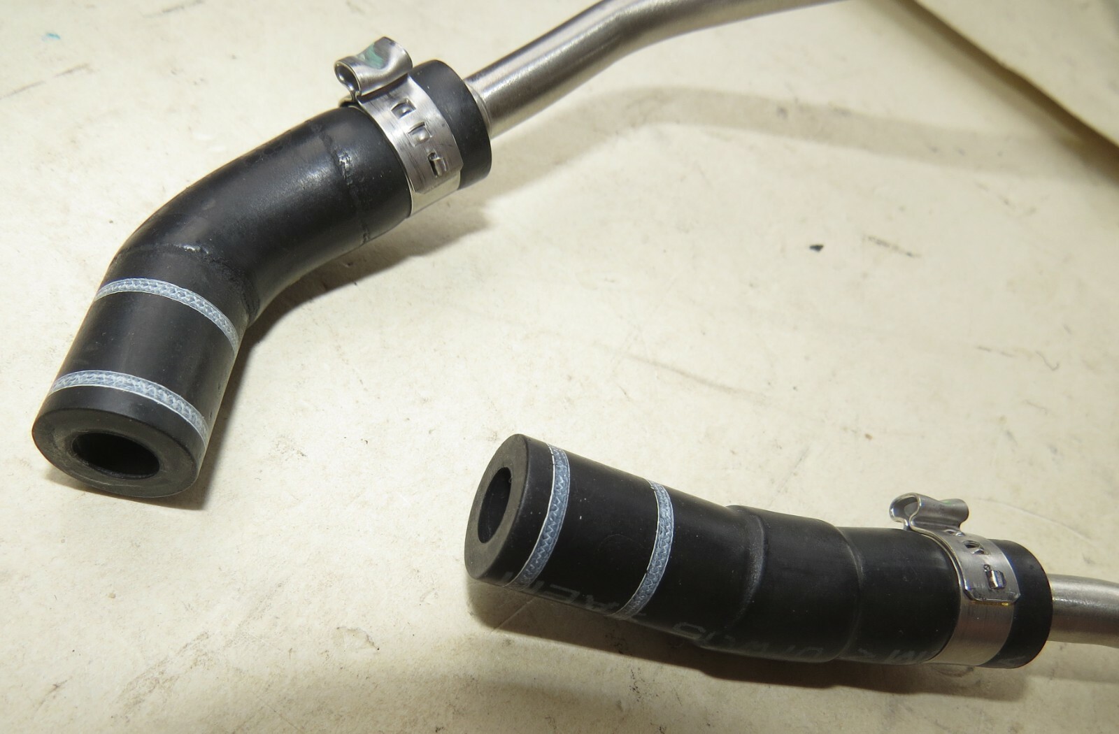 Bentley Continental Flying Spur GT 2003-2012 OEM Vacuum Pipe Lines - Image 3