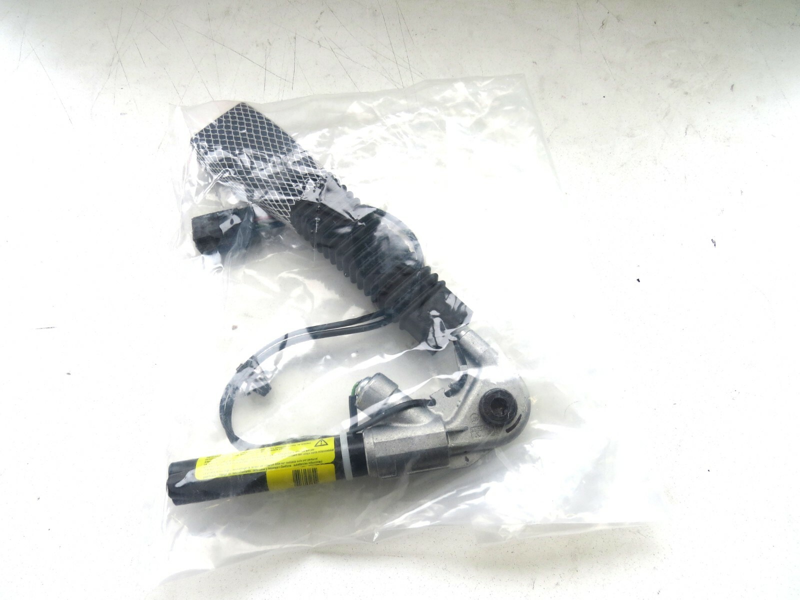 Jaguar 2003-2010 OEM NEW Seat Belt Receptacle Front Right (Passenger Side) - Image 5