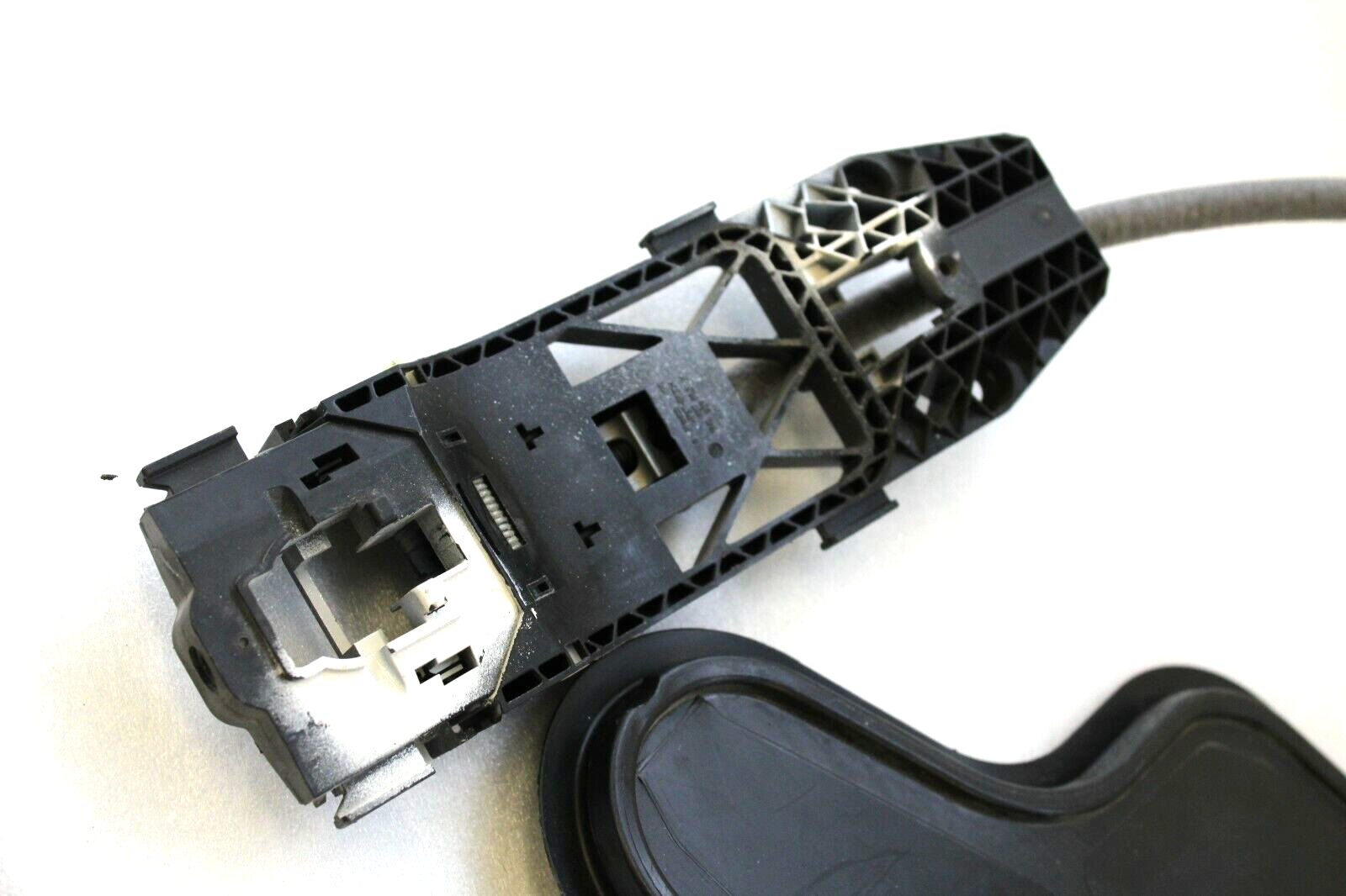 Volkswagen 2010-2016 OEM Door Lock Actuator Motor Right (Passenger Side) – Image 6