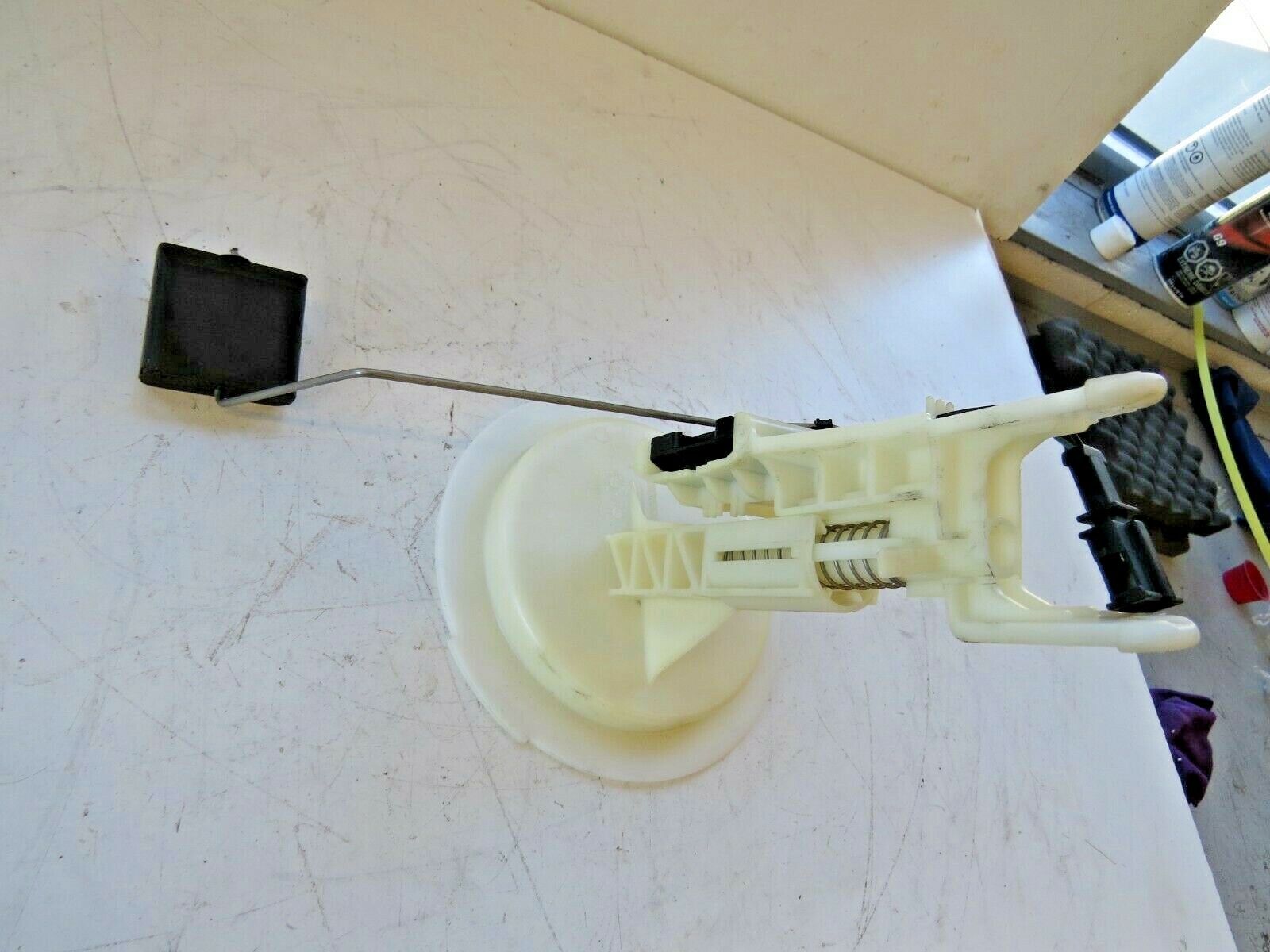 Audi A6 S6 2005-2011 OEM Electric Fuel Pump Assembly - Image 4